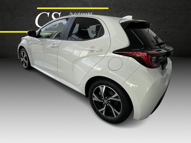 TOYOTA Yaris 1.5 Comfort e-CVT-showroom-element-3