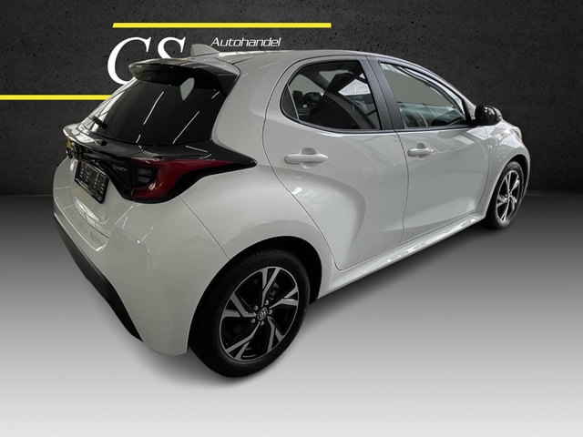 TOYOTA Yaris 1.5 Comfort e-CVT-showroom-element-2