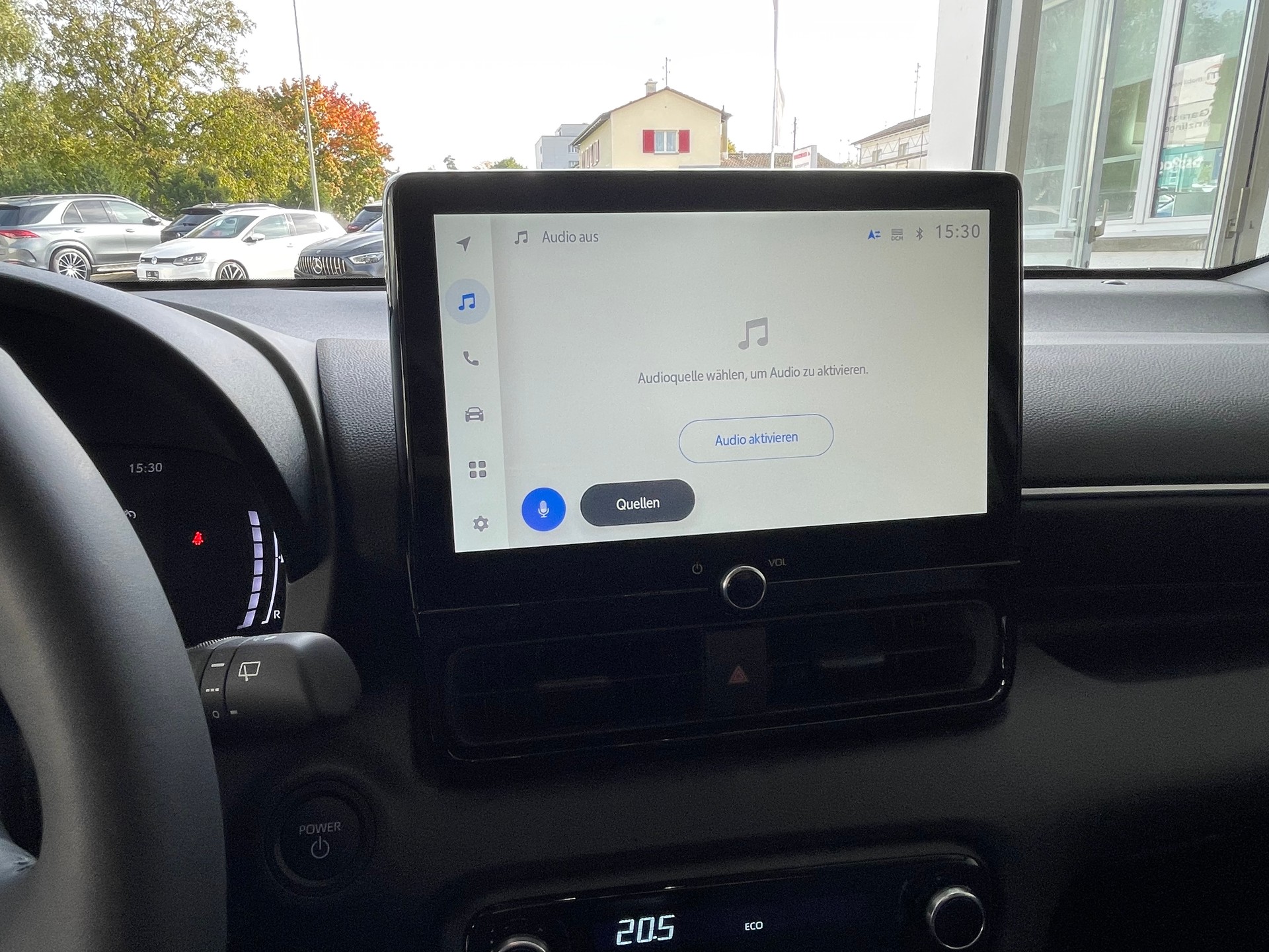 TOYOTA Yaris 1.5 Comfort e-CVT-image-11