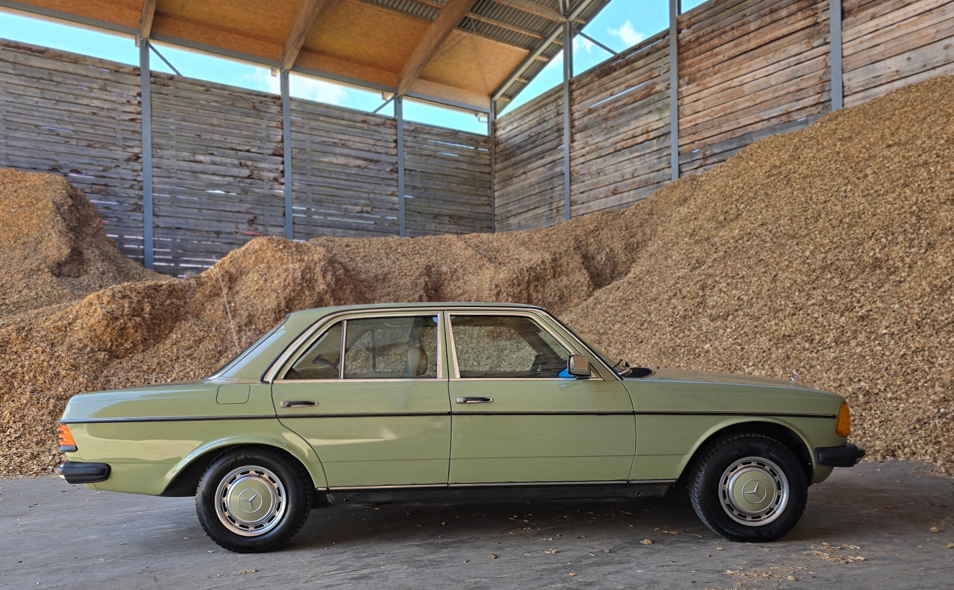 MERCEDES-BENZ Mercedes Benz 300 3.0 D-showroom-element-2