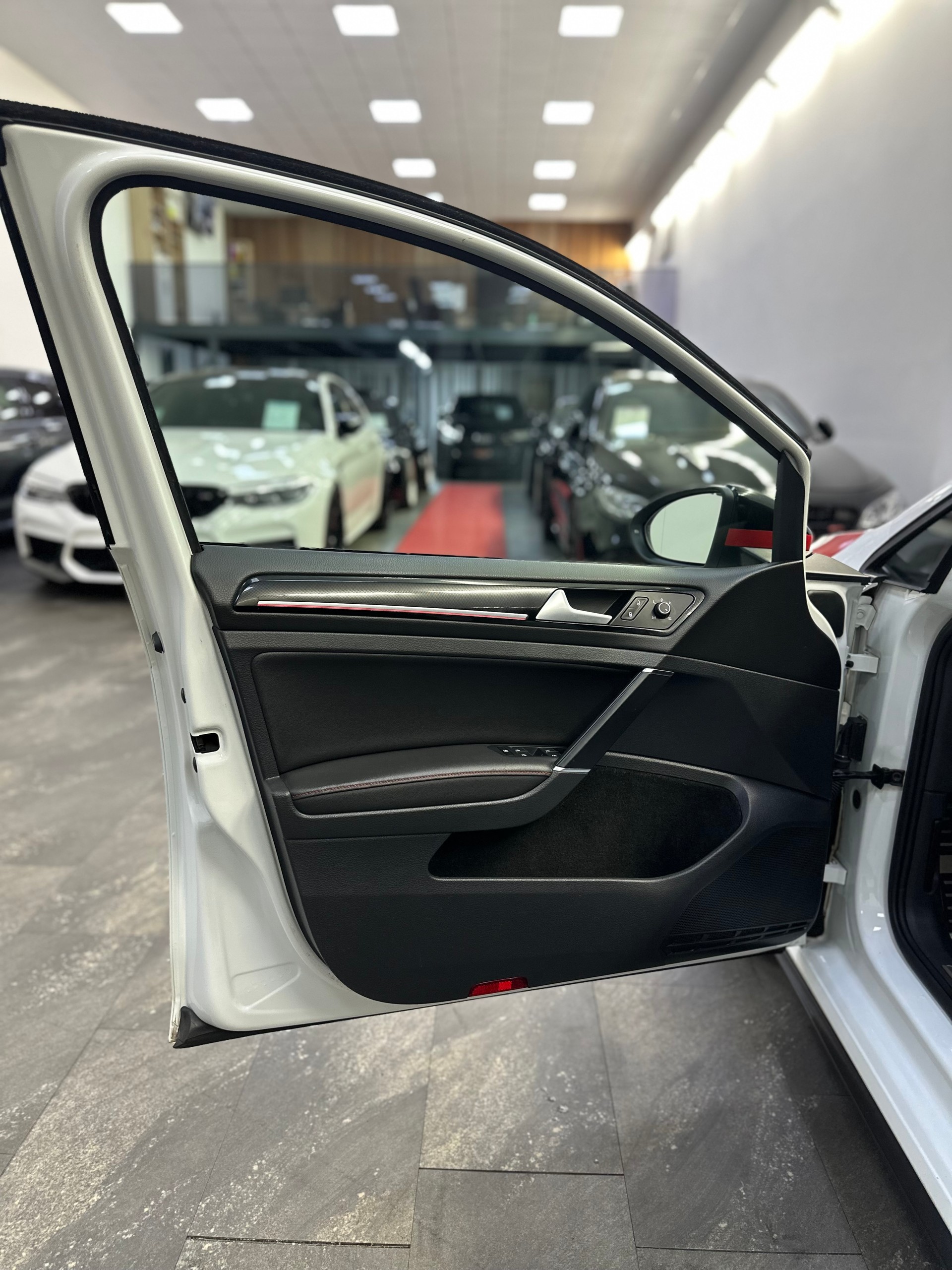 VW Golf 2.0 TSI GTI Performance DSG-image-22
