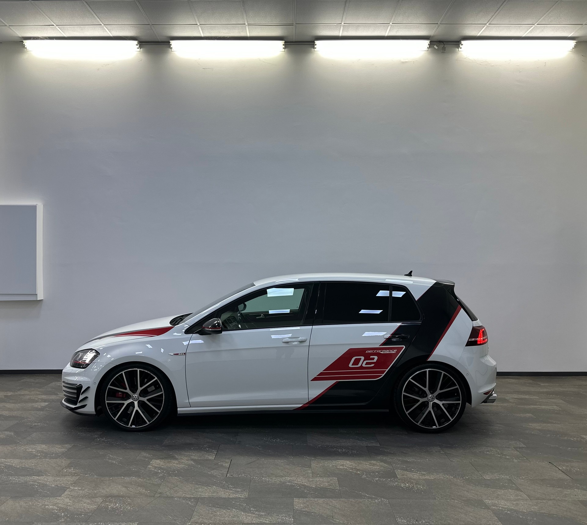 VW Golf 2.0 TSI GTI Performance DSG-showroom-element-2