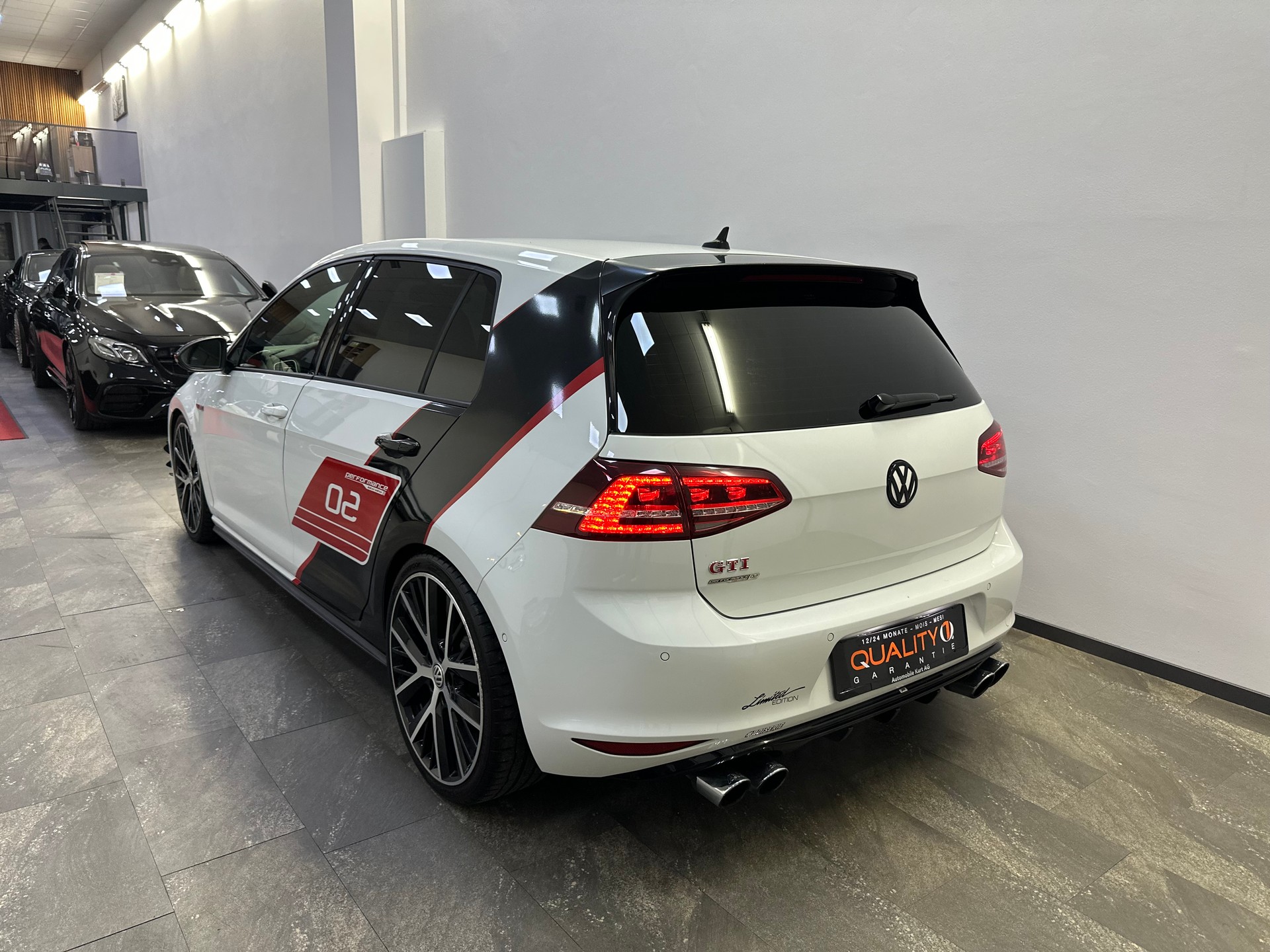 VW Golf 2.0 TSI GTI Performance DSG-showroom-element-3
