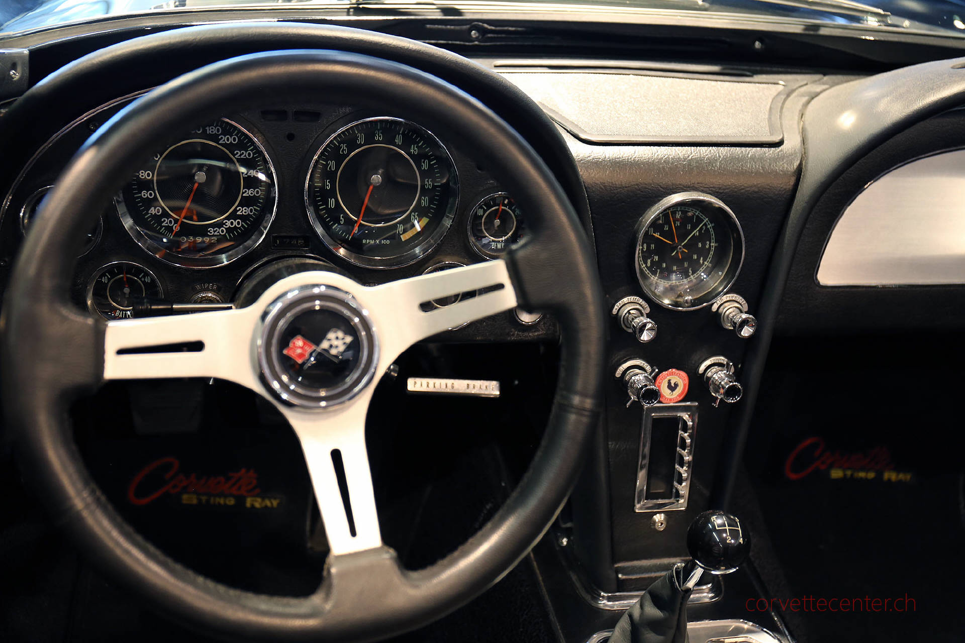 CHEVROLET Corvette C2 Cabriolet-image-11