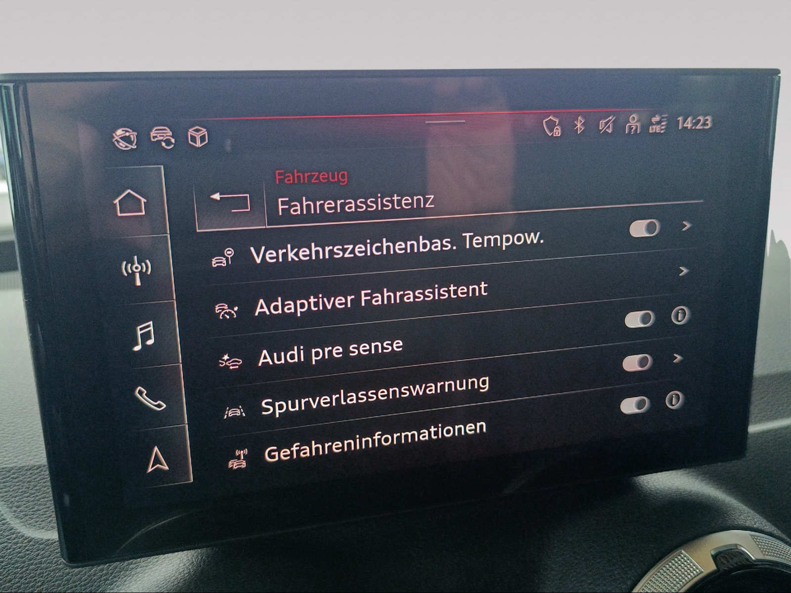 AUDI Q2 40 TFSI S line quattro S-tronic-image-14