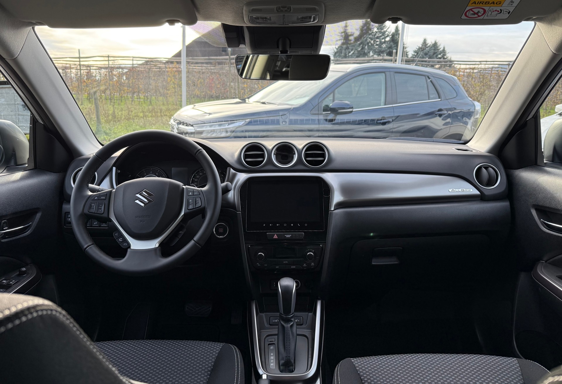 SUZUKI Vitara 1.4 Boosterjet Compact + 4x4 Hybrid Automatic-image-8