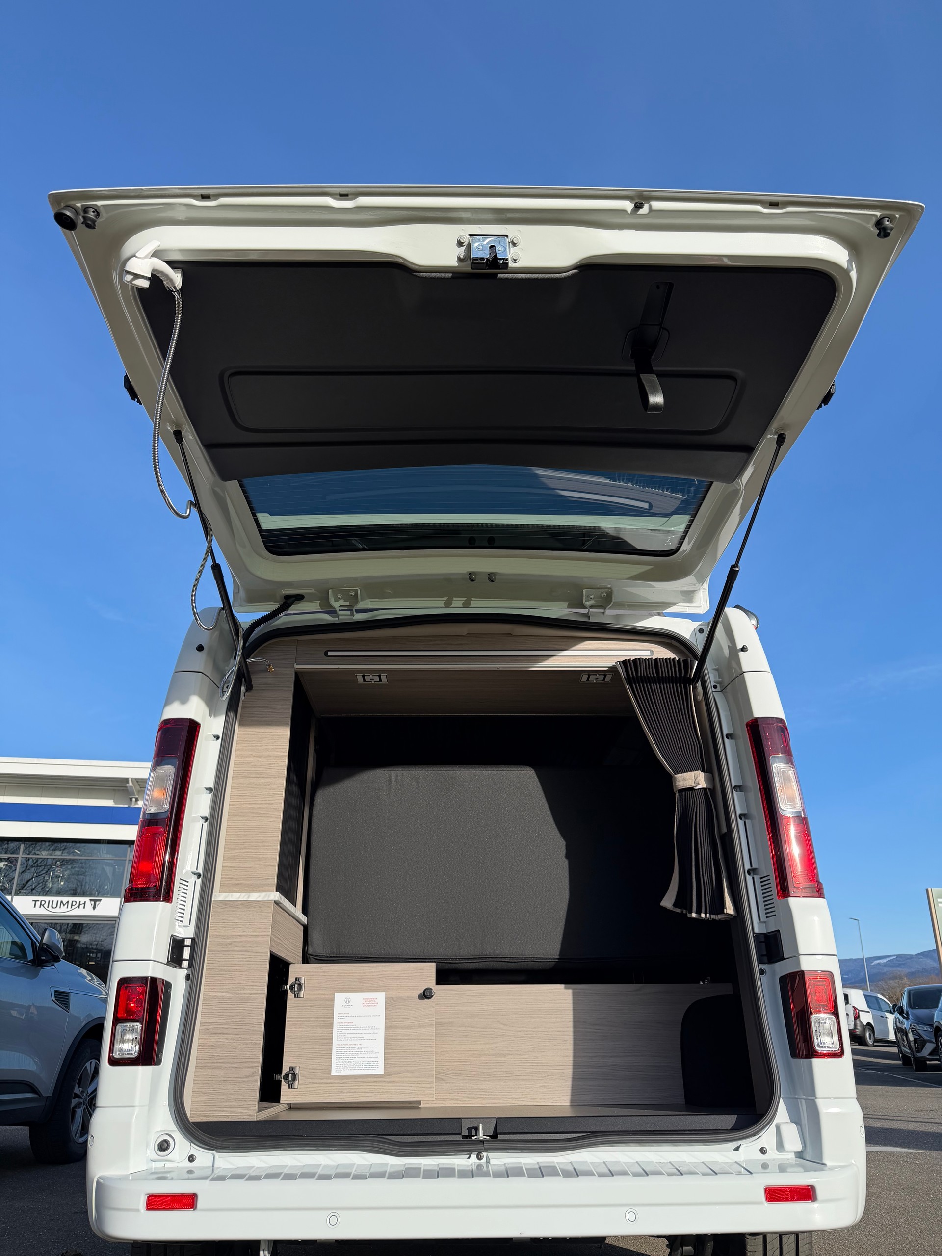 RENAULT Glénan HorizonVan 5 L1 5 places (Batterie Lithium & chauffage diesel)-image-4