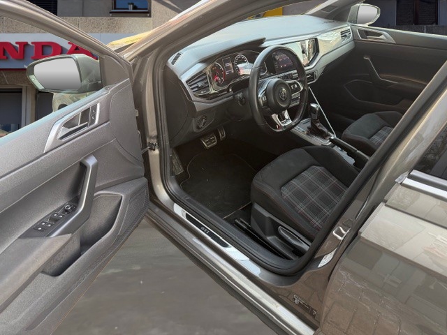 VW Polo 2.0 TSI GTI DSG-image-7