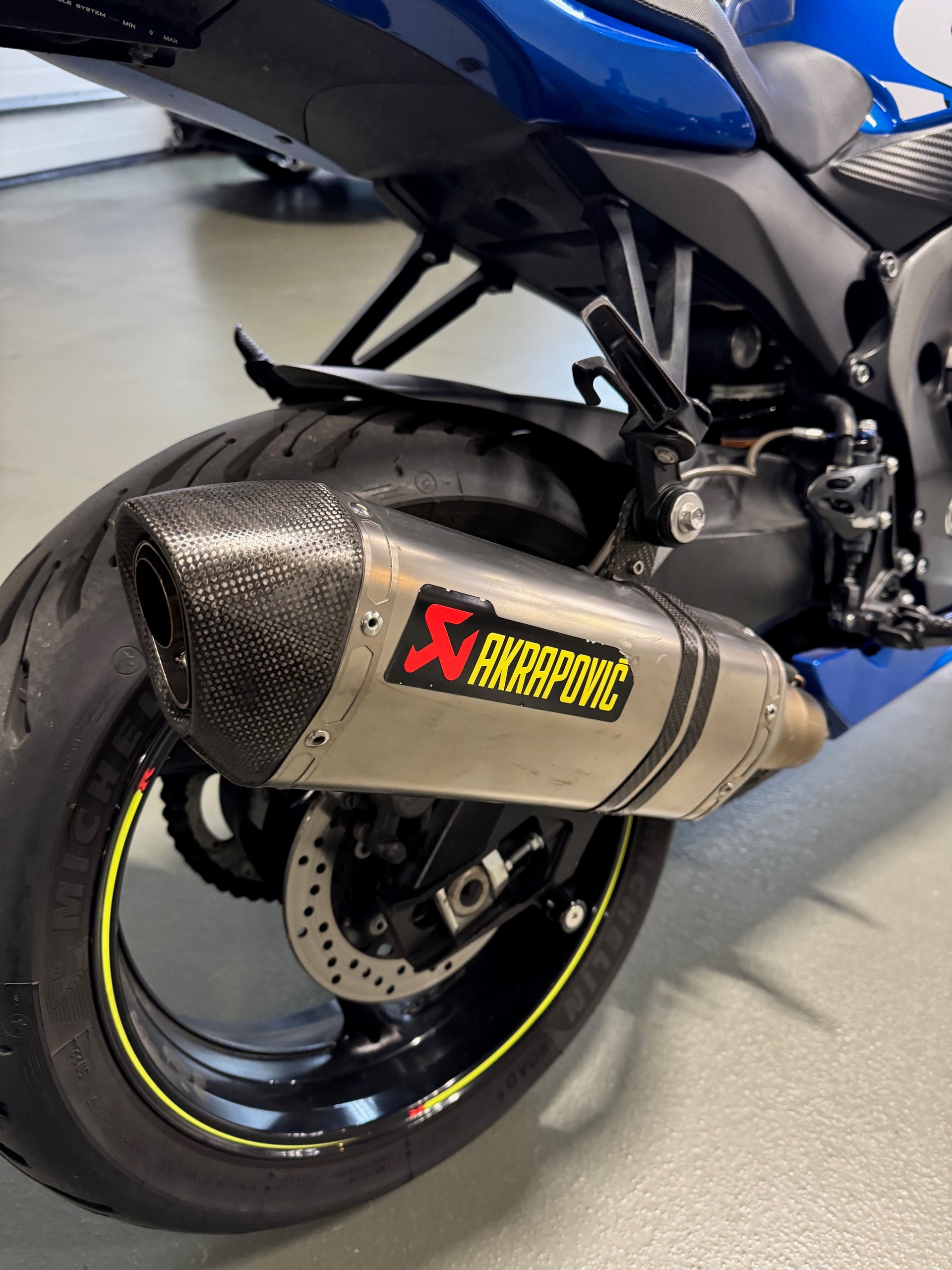 SUZUKI GSX-R 750 L4-image-4