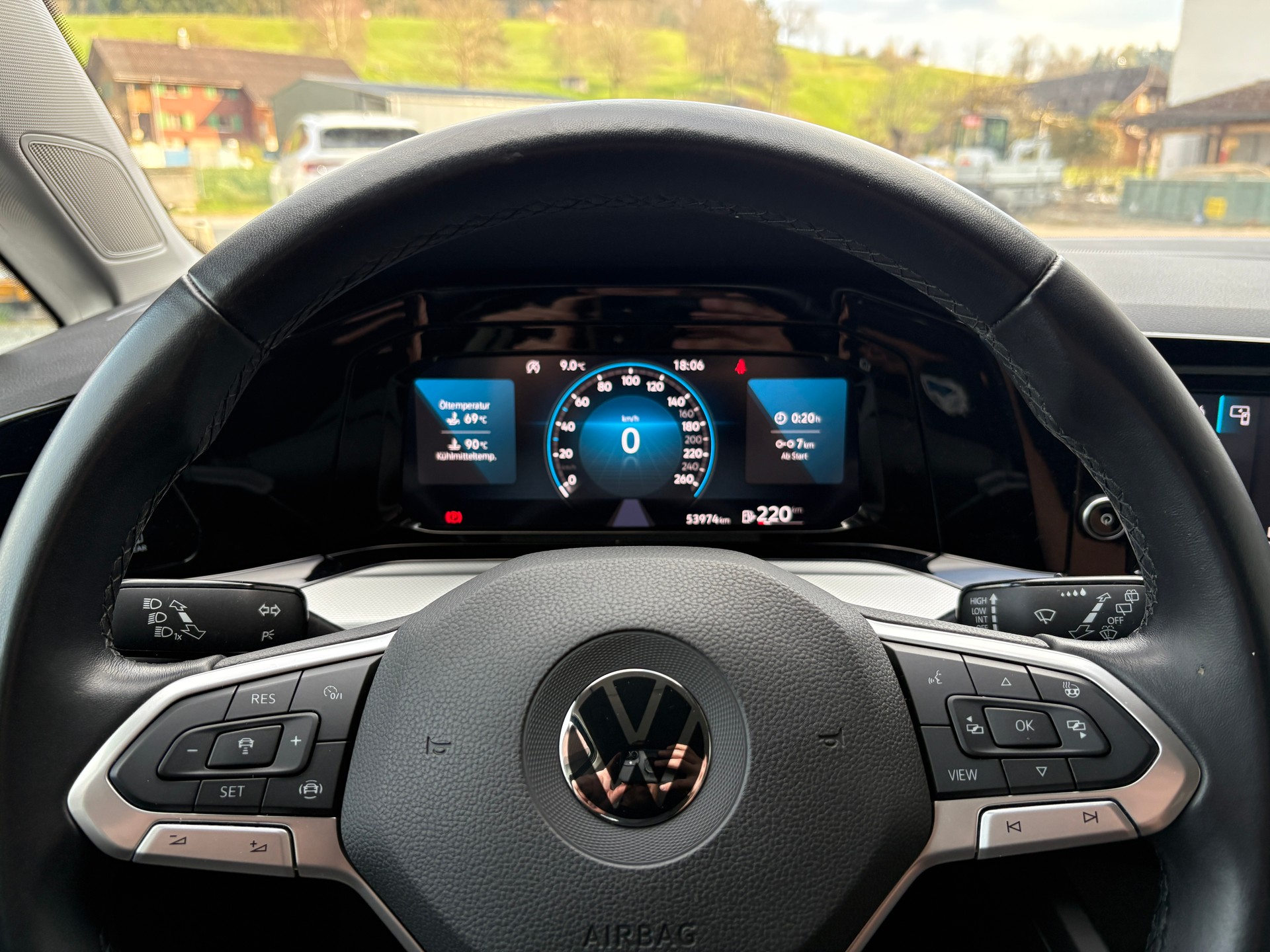 VW Golf Variant 1.0 TSI Value-image-10