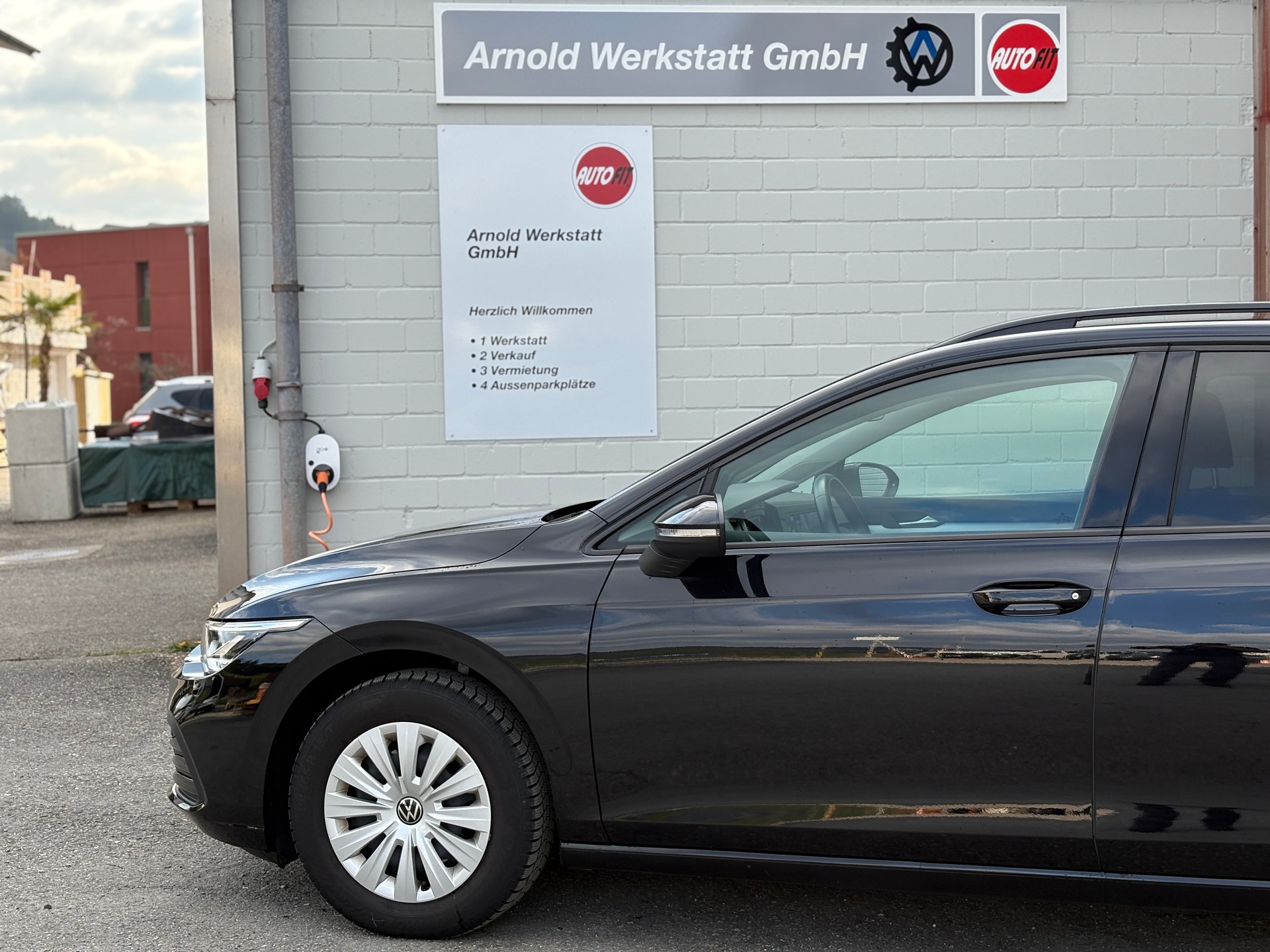 VW Golf Variant 1.0 TSI Value-image-3