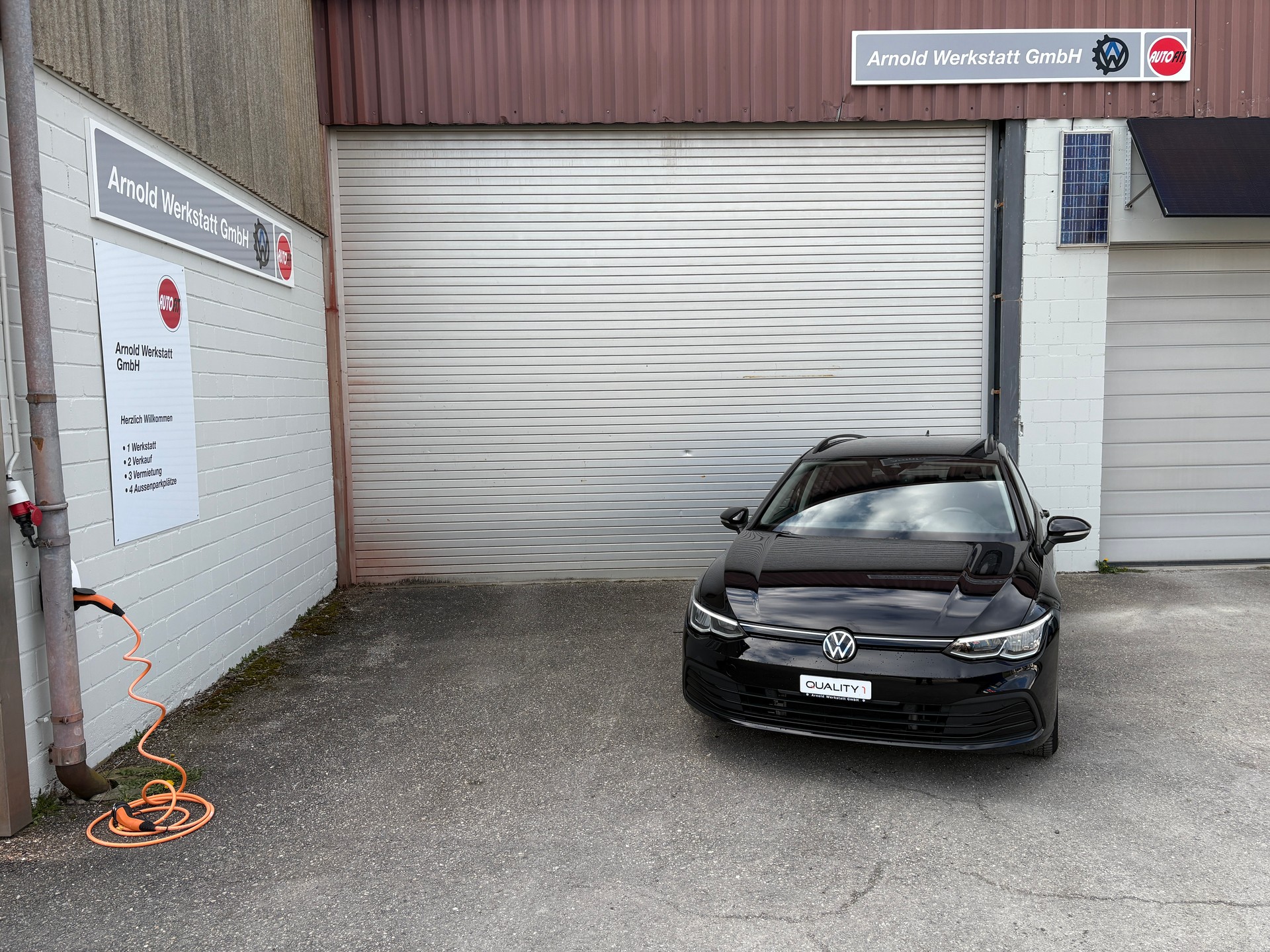 VW Golf Variant 1.0 TSI Value-image-1