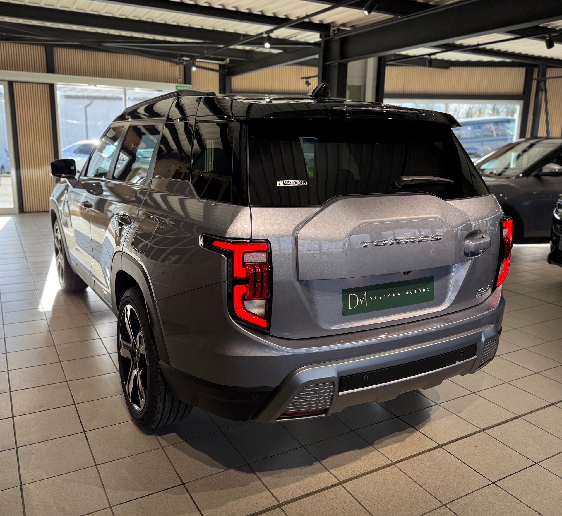 KGM-SsangYong Torres 1.5 TGDI Hybrid Titanium AT-showroom-element-3