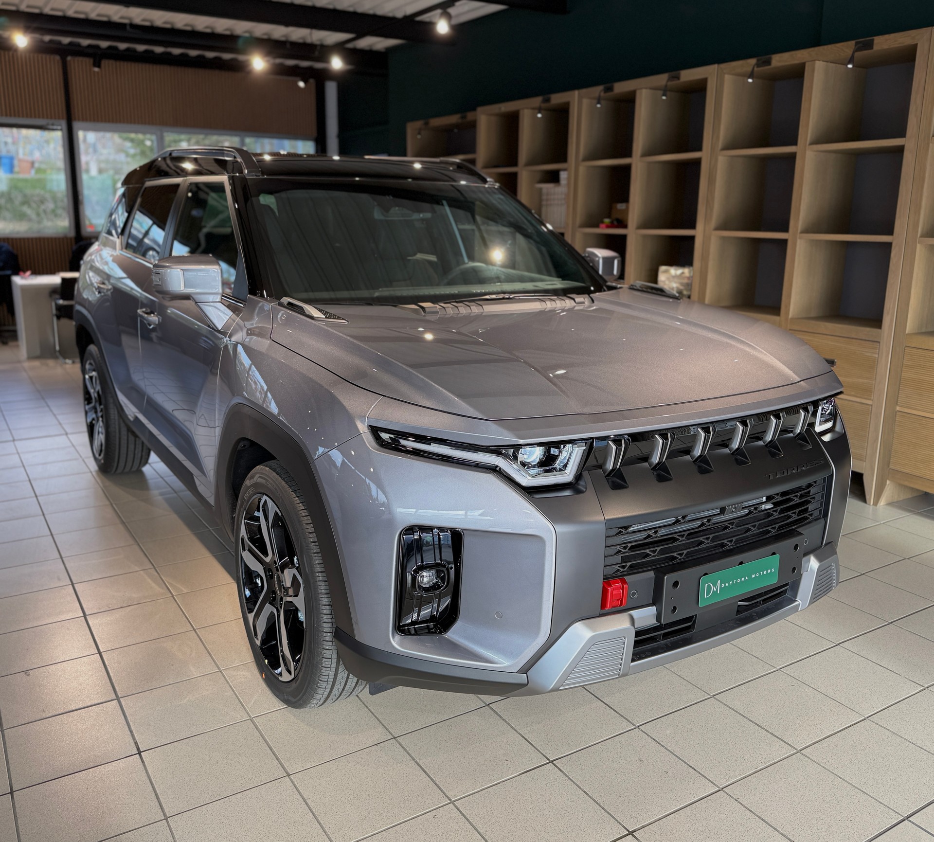 KGM-SsangYong Torres 1.5 TGDI Hybrid Titanium AT-showroom-element-1