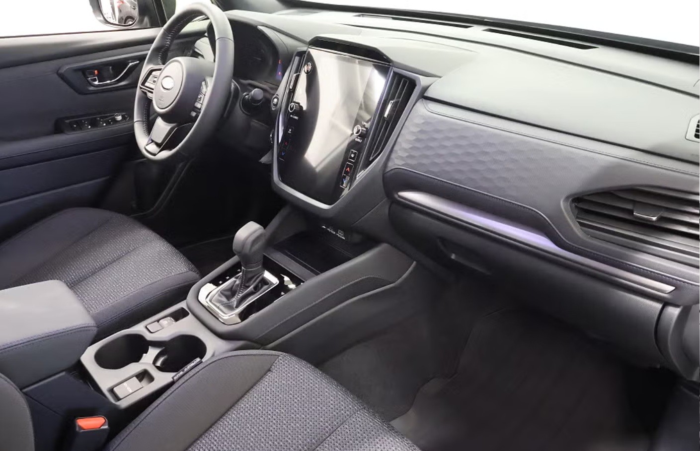 SUBARU Forester 2.0i e-Boxer Advantage Lineartronic-image-7