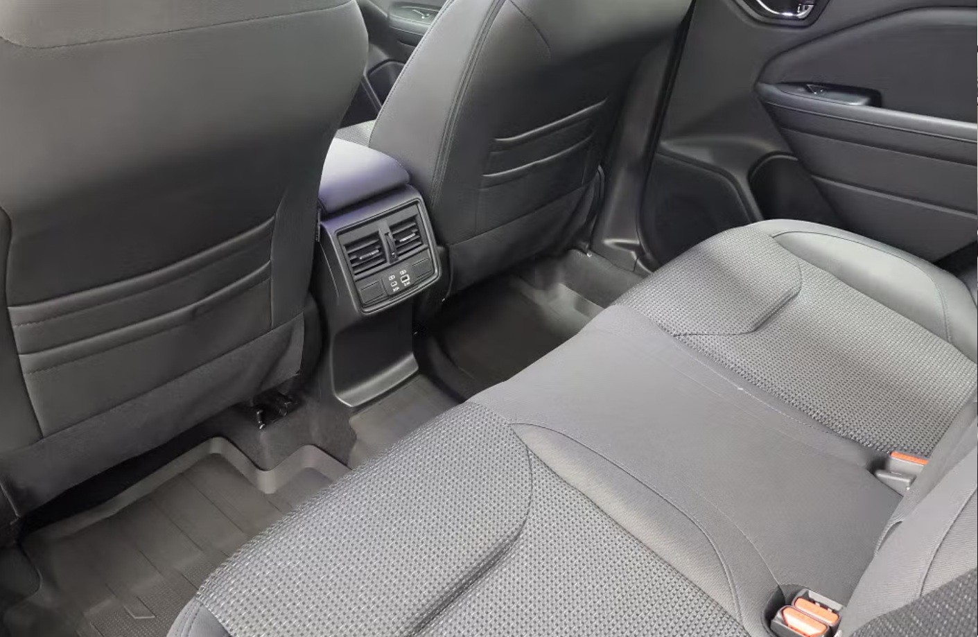 SUBARU Forester 2.0i e-Boxer Advantage Lineartronic-image-10