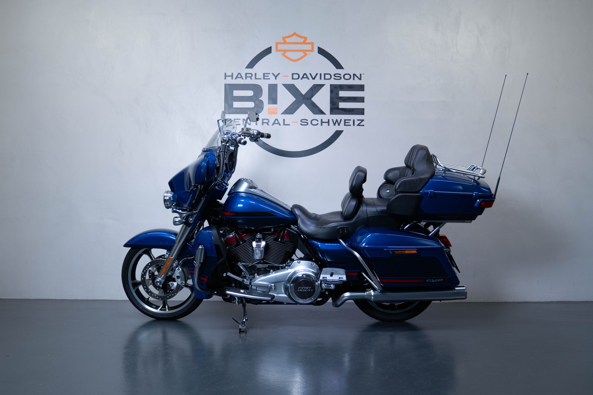 HARLEY-DAVIDSON FLHTKSE Electra Glide Ultra Limited 117 CVO-image-1