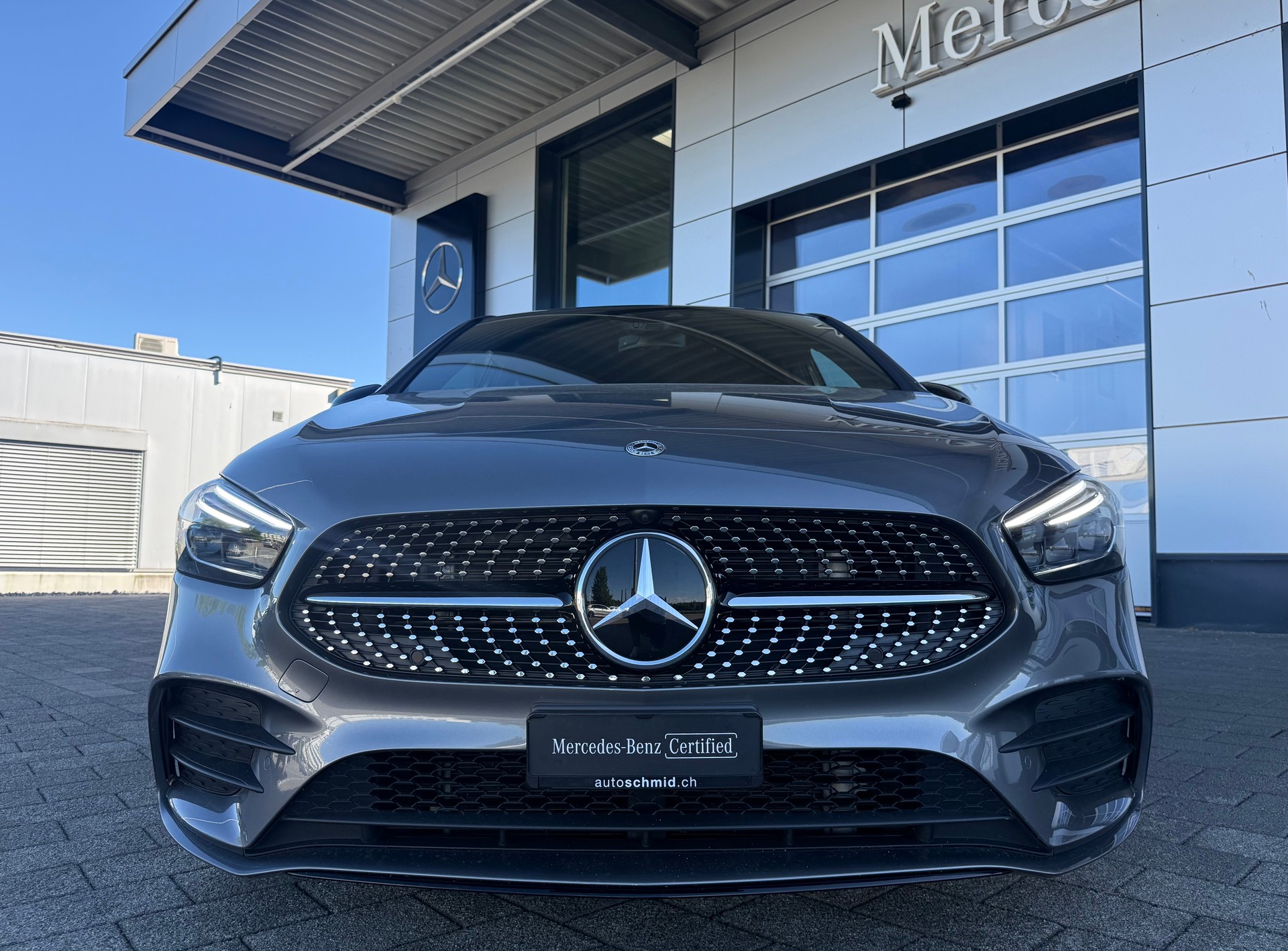 MERCEDES-BENZ B 200 AMG Line 7G-DCT-showroom-element-2