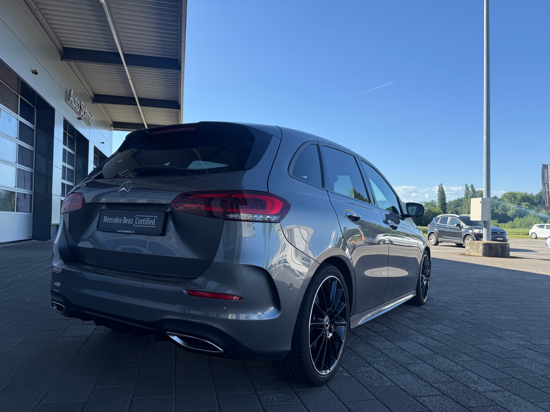 MERCEDES-BENZ B 200 AMG Line 7G-DCT-showroom-element-1