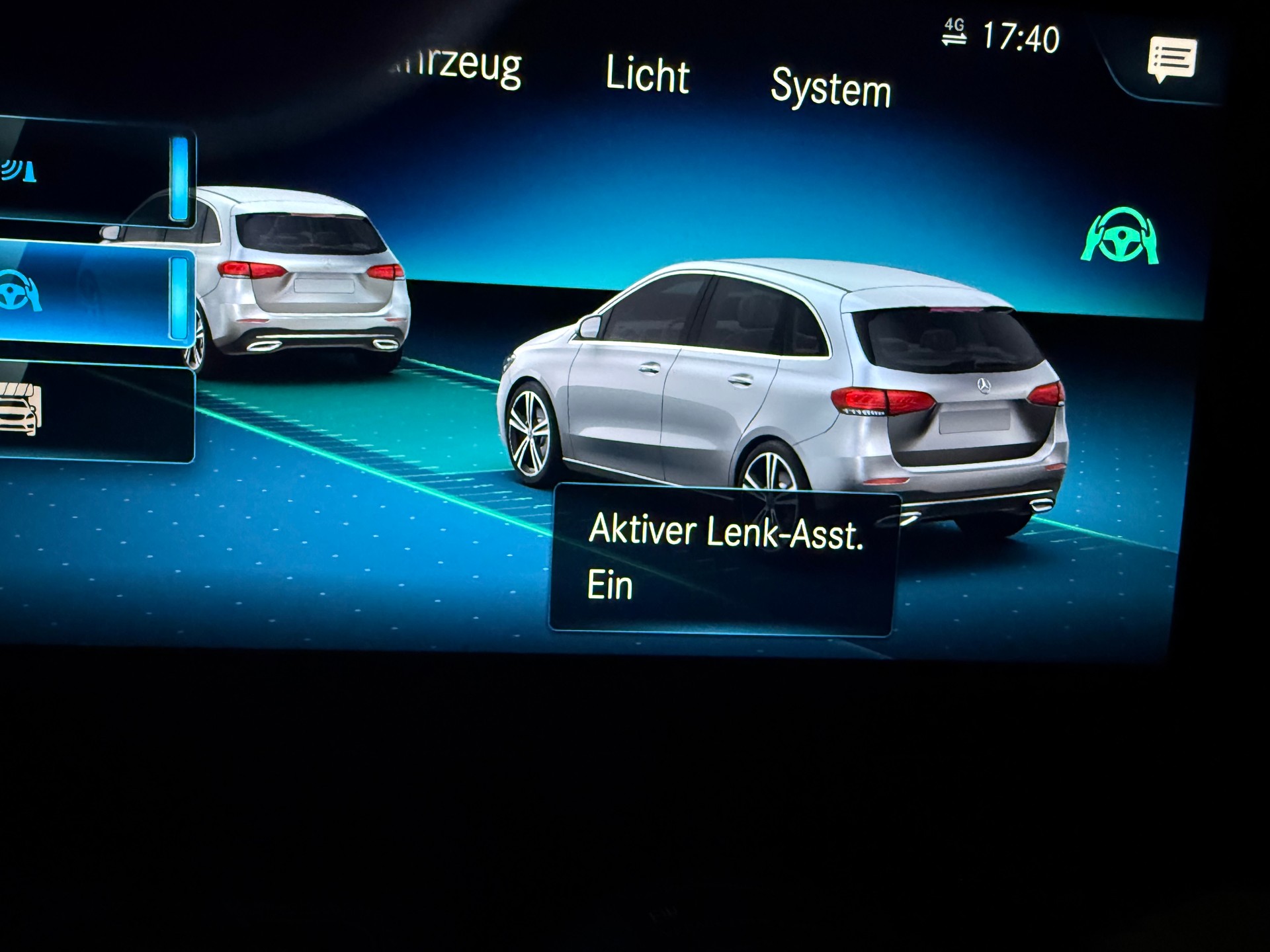 MERCEDES-BENZ B 200 AMG Line 7G-DCT-image-10