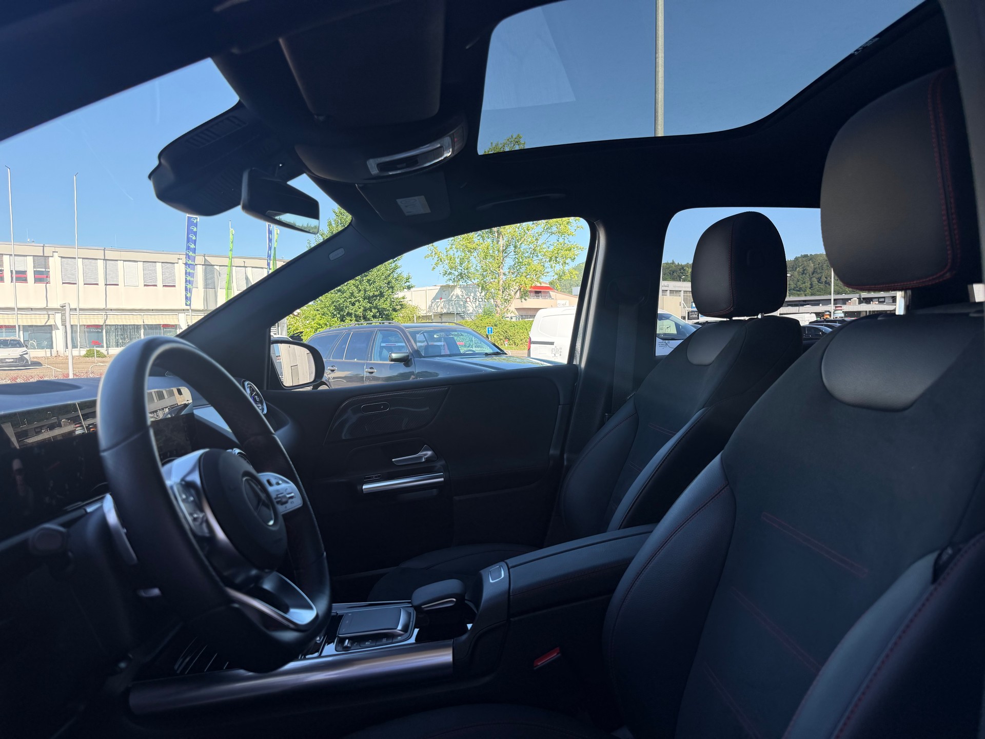 MERCEDES-BENZ B 200 AMG Line 7G-DCT-showroom-element-3