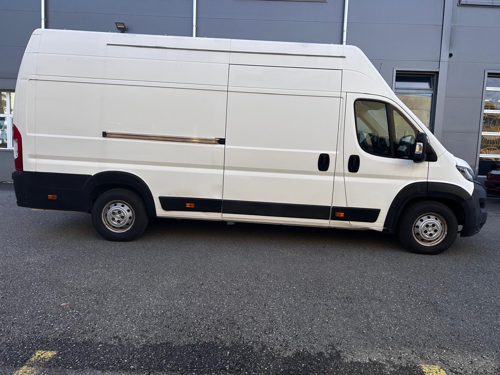 PEUGEOT 435 L4H3-image-2