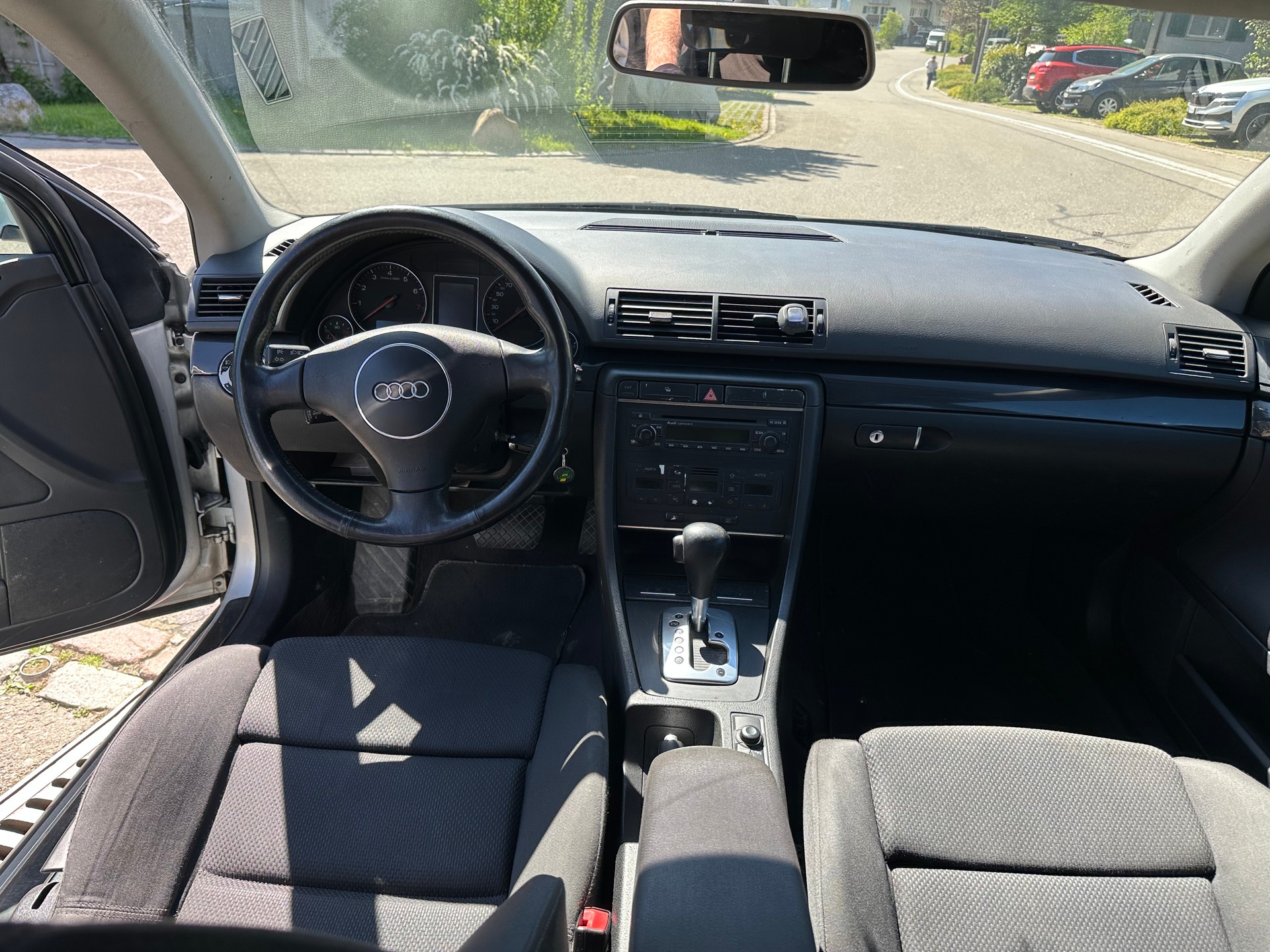 AUDI A4 1.8 T-image-8