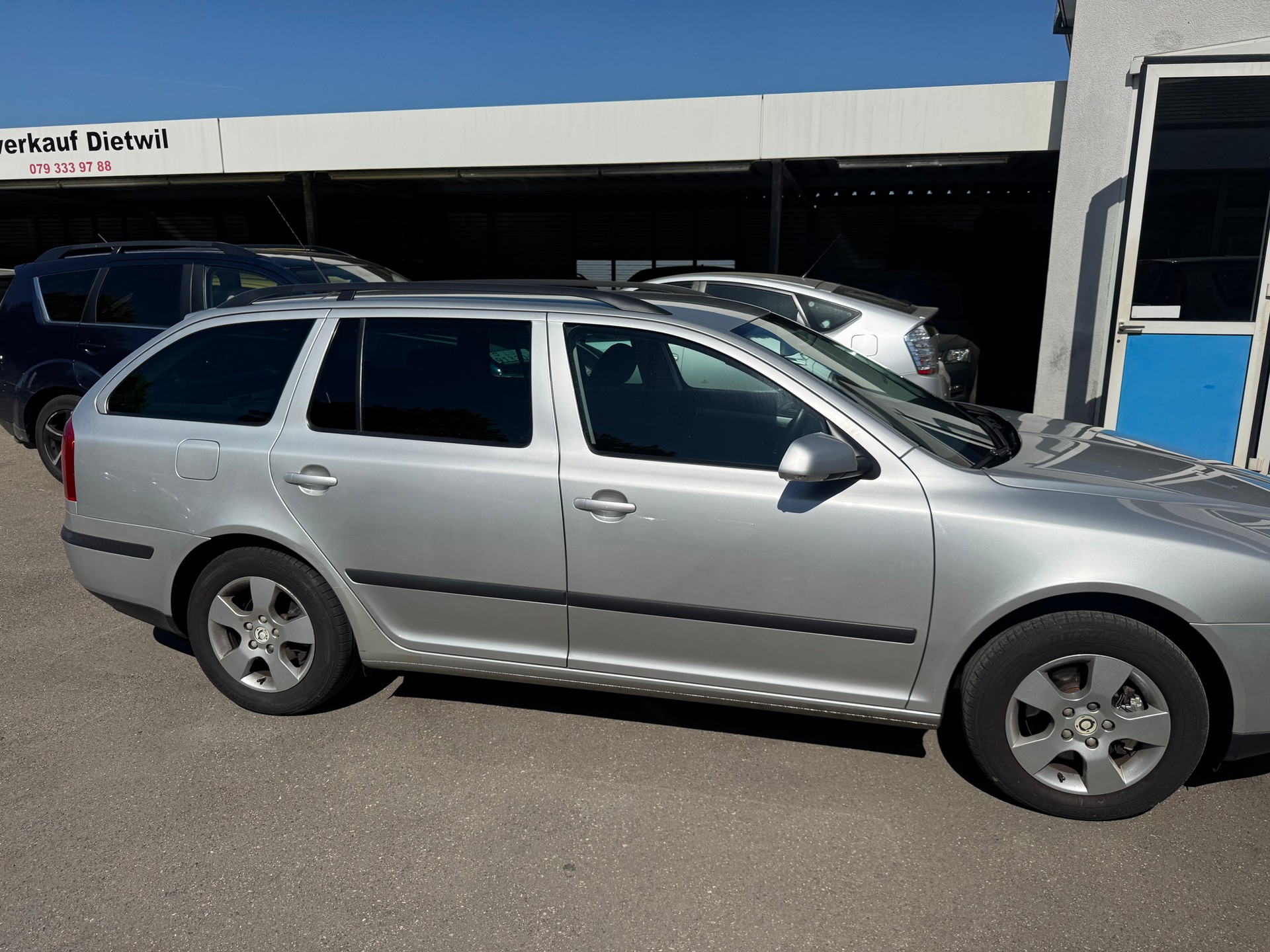 SKODA Octavia 2.0 TDI Ambiente-image-2