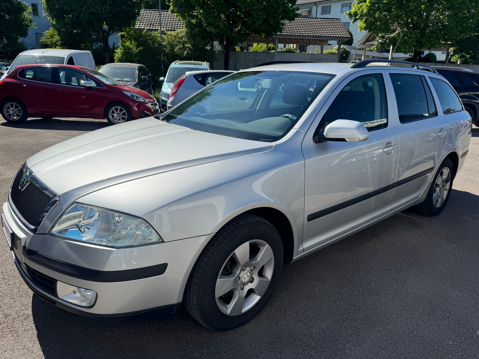 SKODA Octavia 2.0 TDI Ambiente-image-1