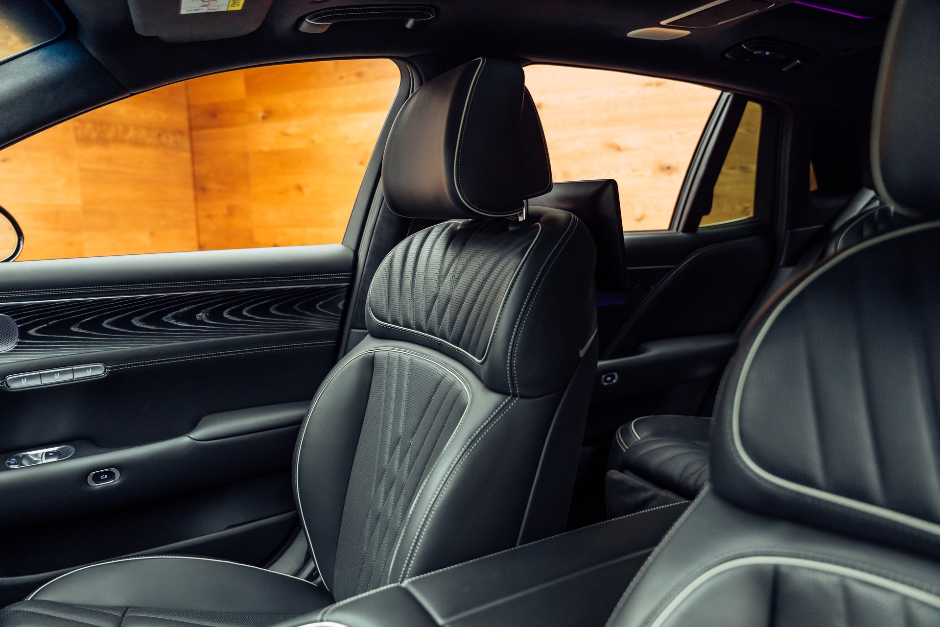 GENESIS G90 Luxury Plus AWD-image-6