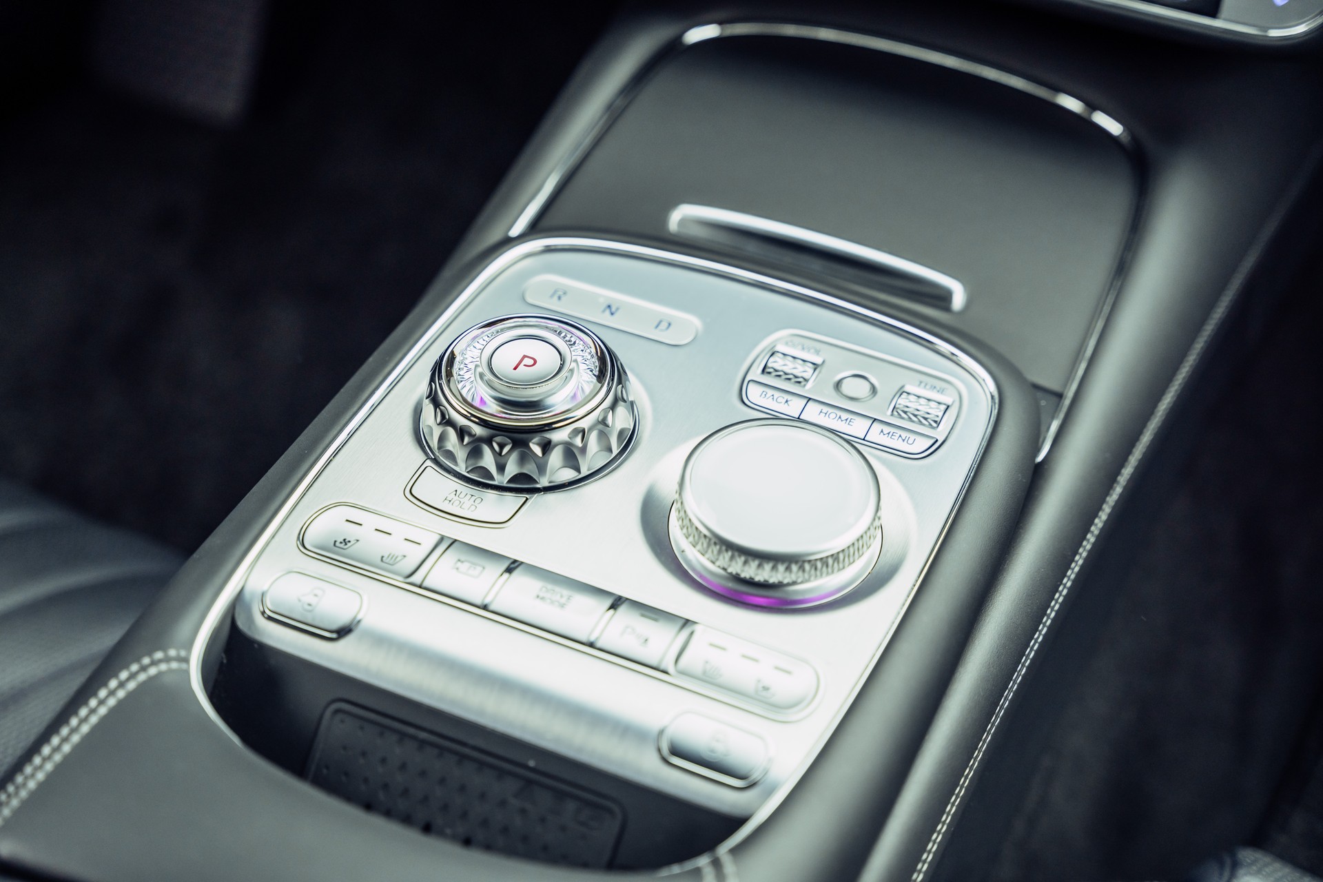 GENESIS G90 Luxury Plus AWD-image-18