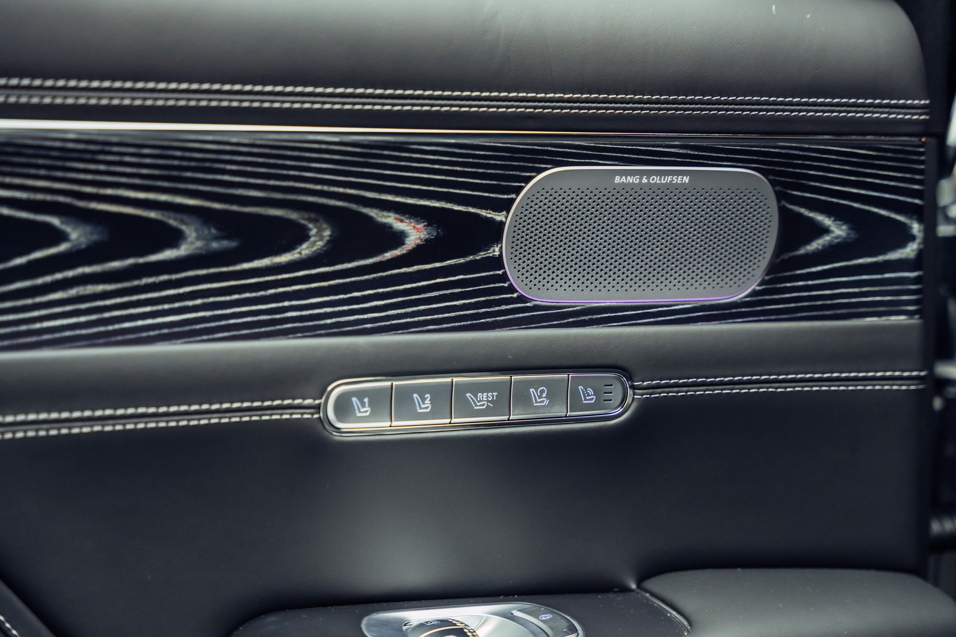 GENESIS G90 Luxury Plus AWD-image-13