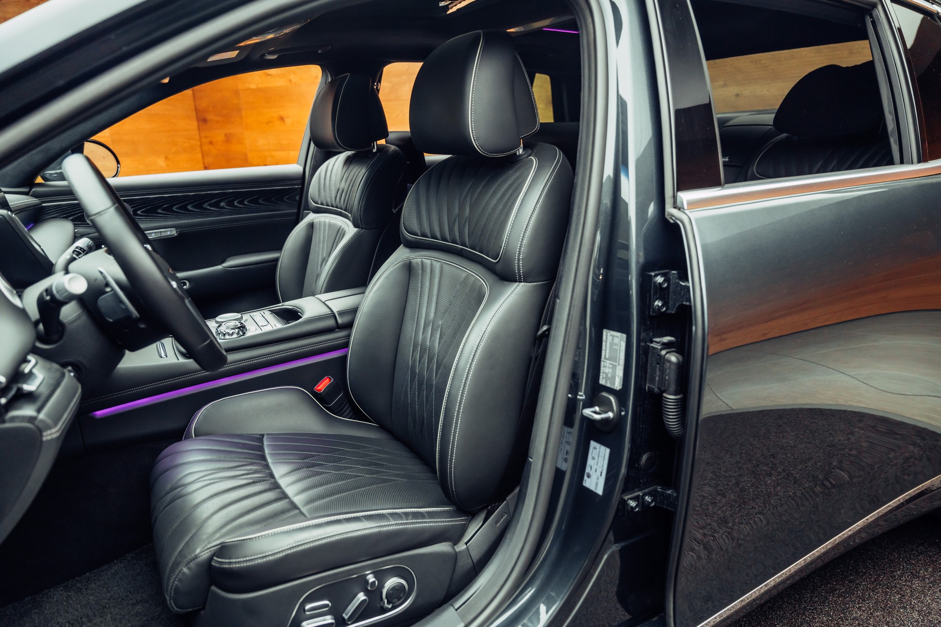 GENESIS G90 Luxury Plus AWD-image-5