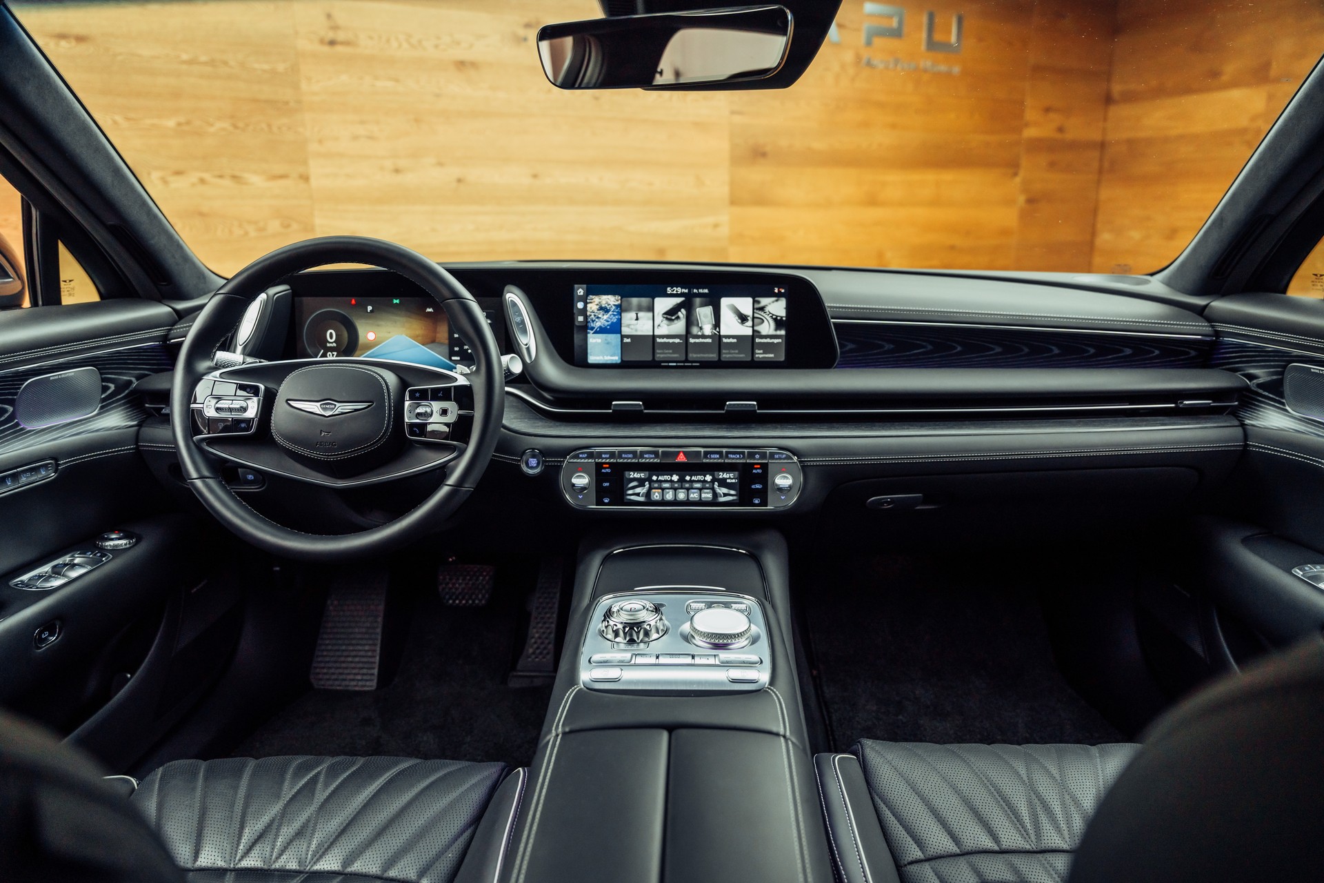 GENESIS G90 Luxury Plus AWD-image-4