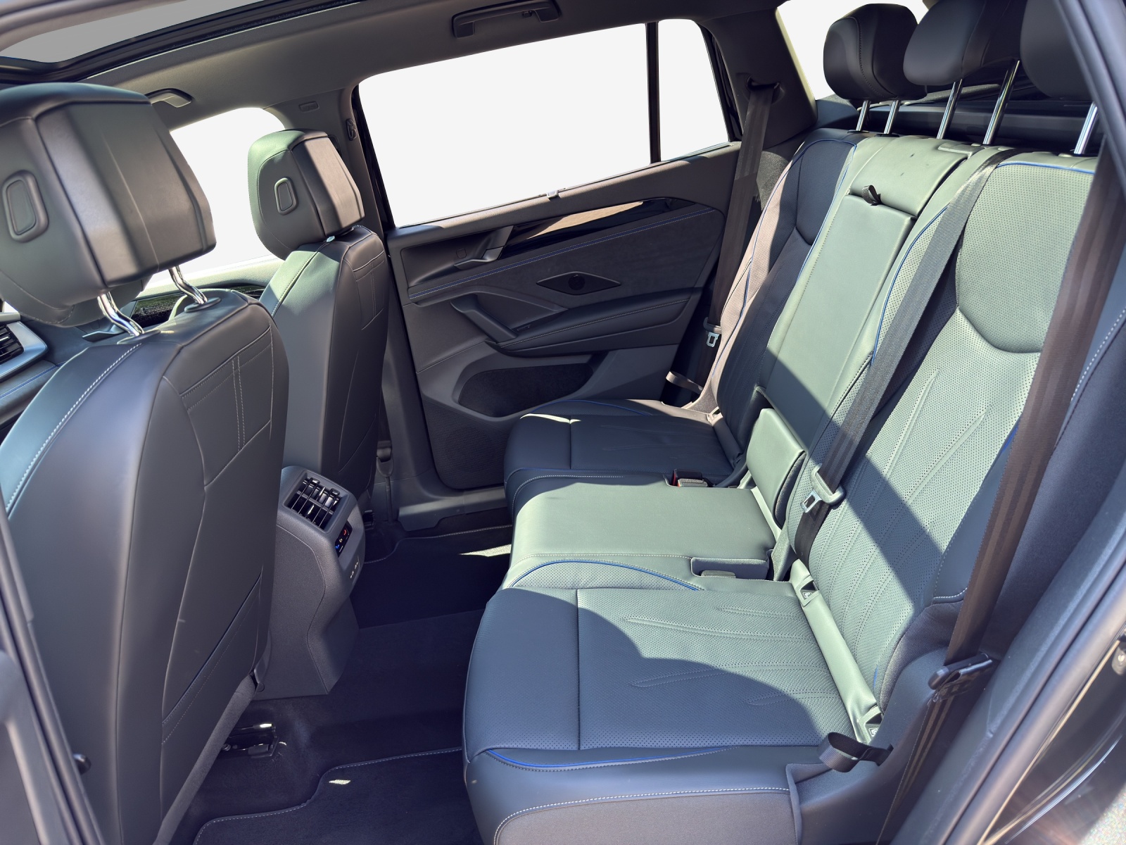 VW Tayron 1.5 TSI evo2 eHybrid R-Line DSG-image-11