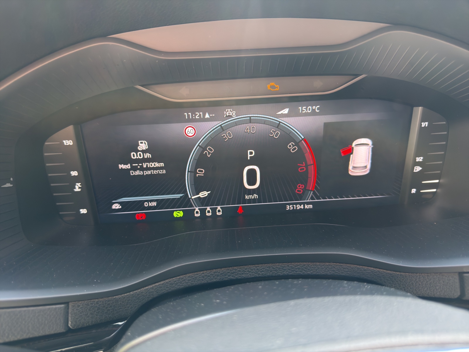 SKODA Karoq 2.0 TSI SportLine 4x4 DSG-image-6