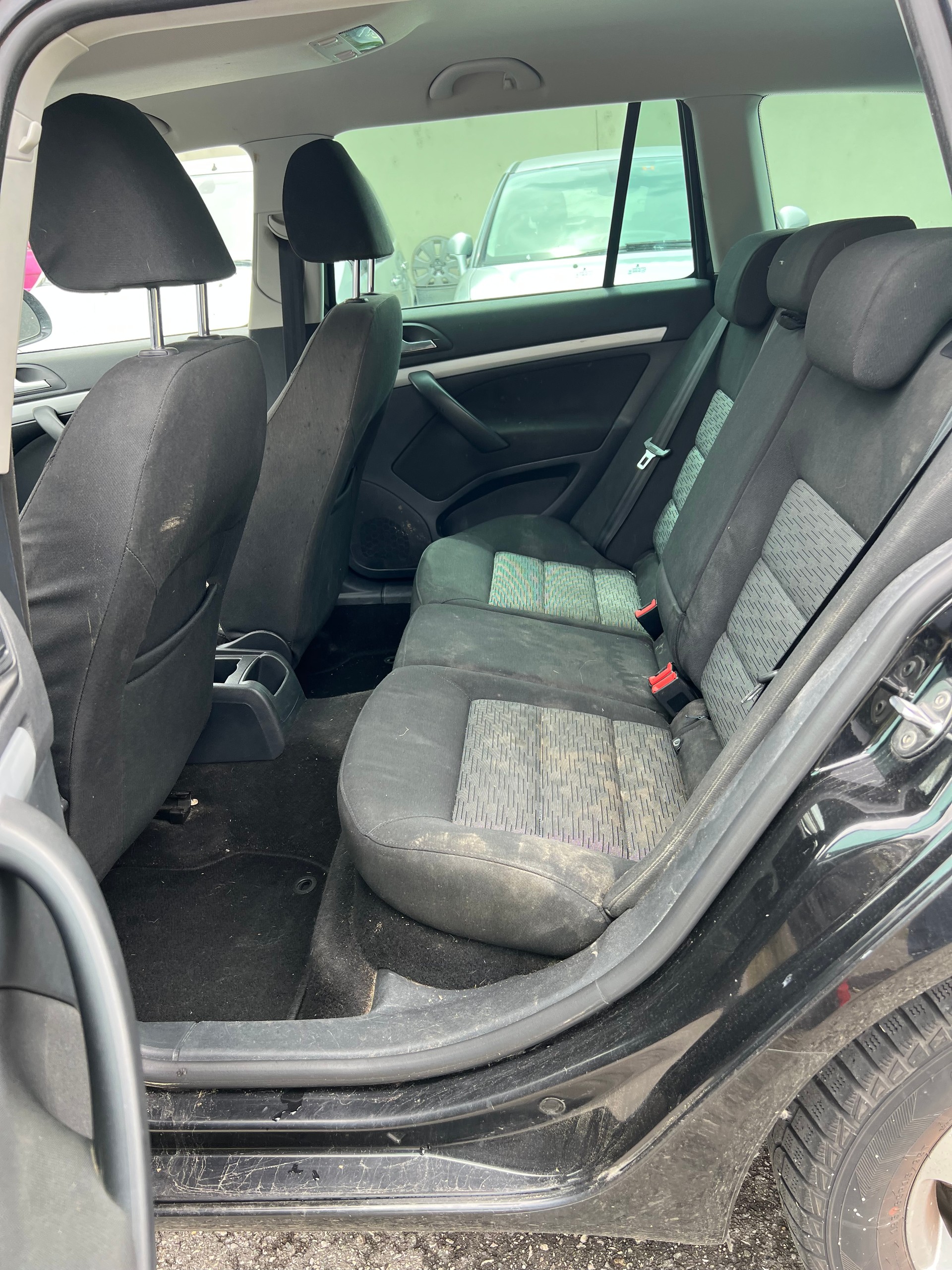 SKODA Octavia Combi 1.8 TSI 50Years 4x4-image-6