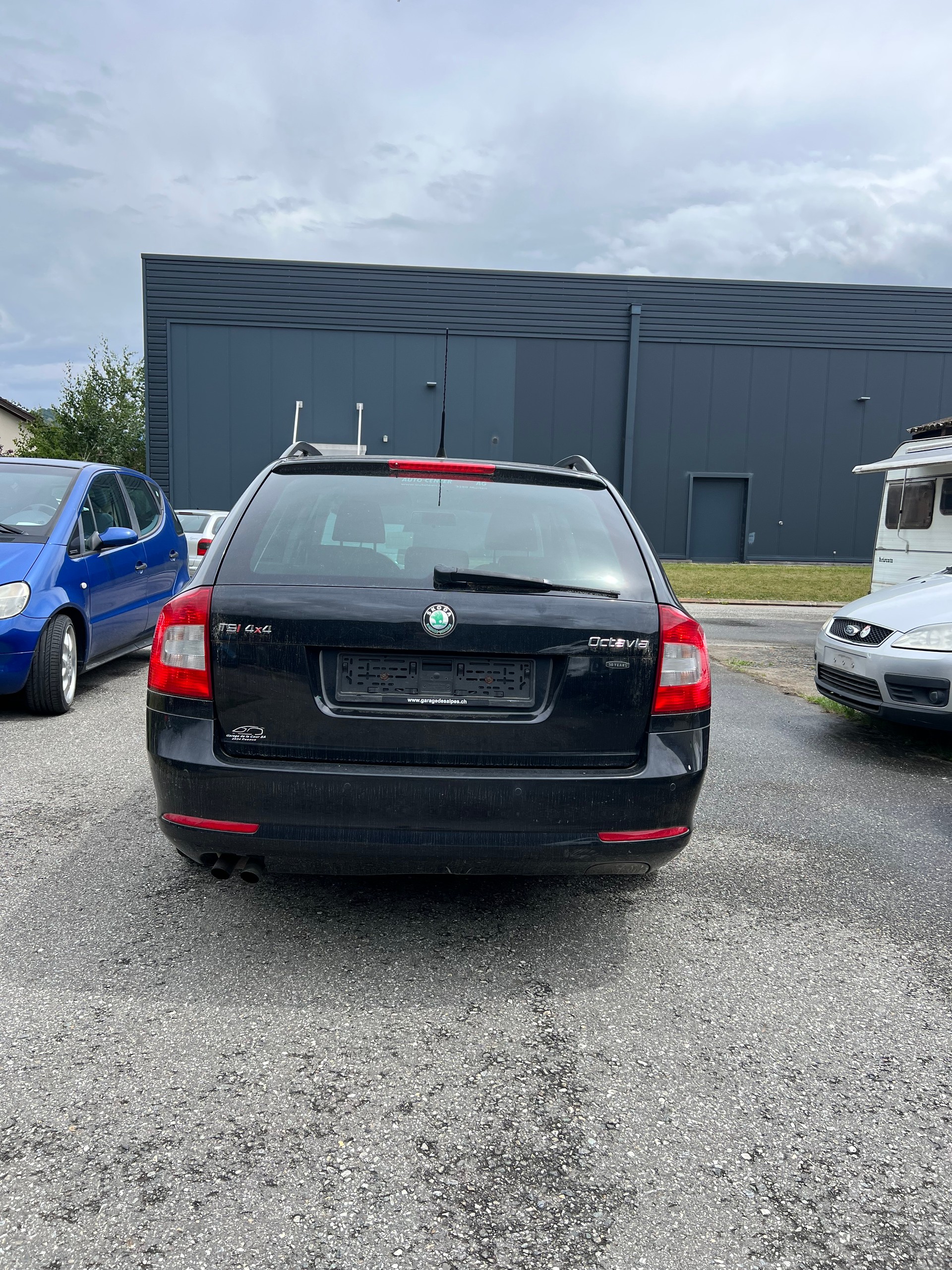 SKODA Octavia Combi 1.8 TSI 50Years 4x4-image-5