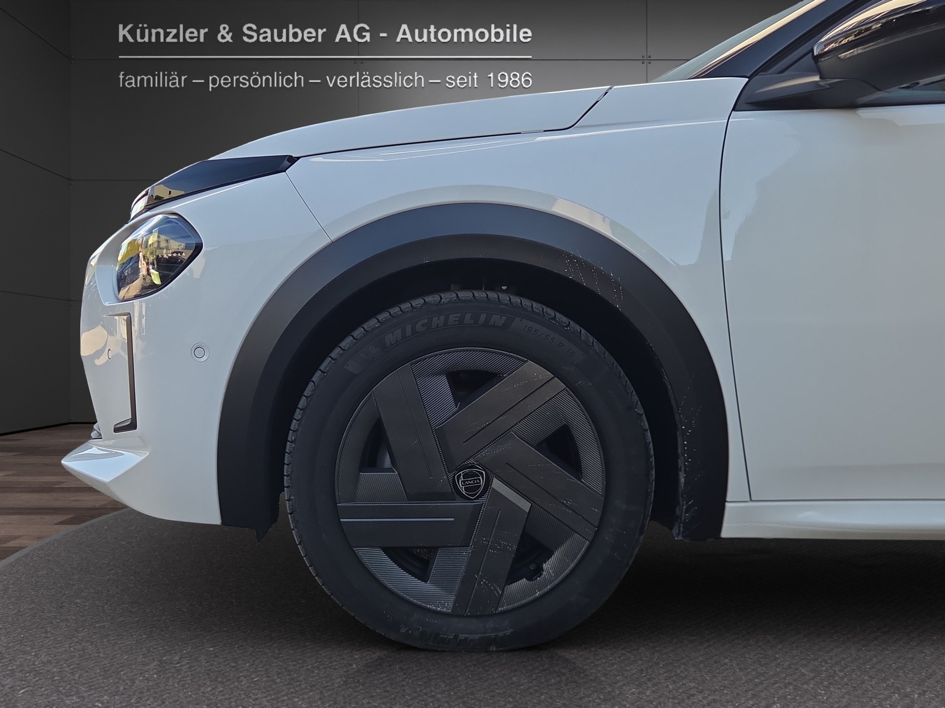 LANCIA Ypsilon Elektro 156-showroom-element-3