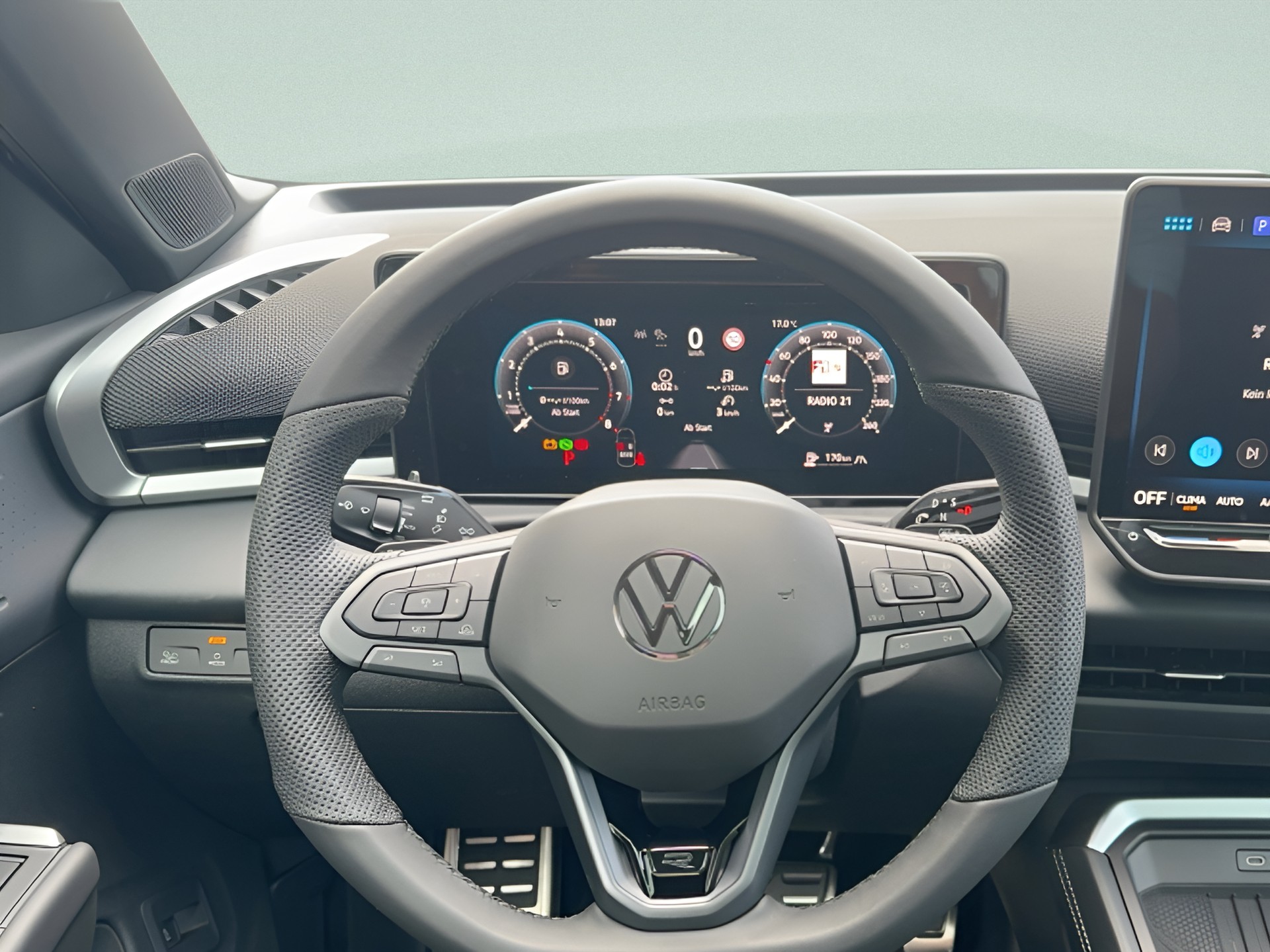 VW T-Roc 1.5 eTSI mHEV R-Line DSG-image-14