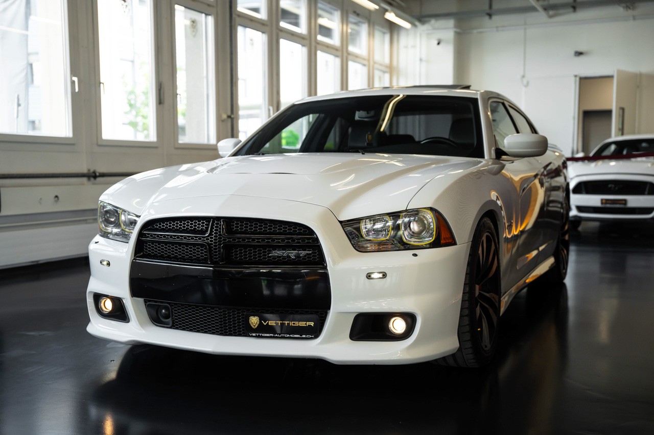 DODGE Charger SRT8-showroom-element-2