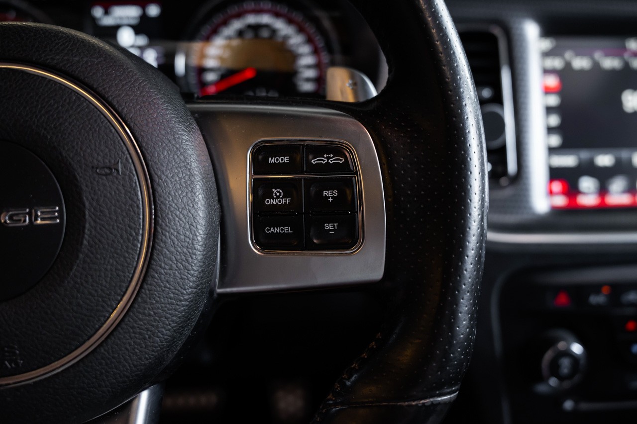 DODGE Charger SRT8-image-29