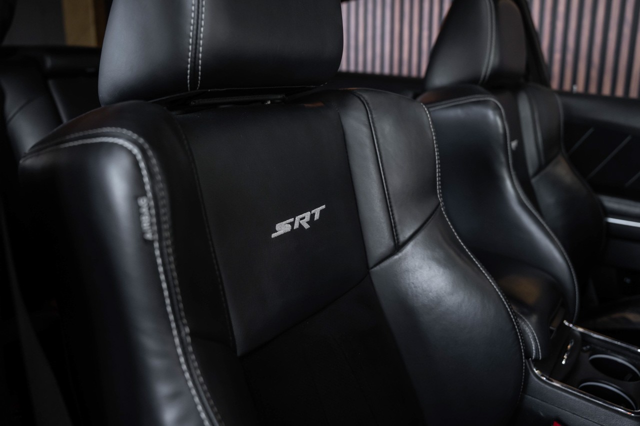 DODGE Charger SRT8-image-17
