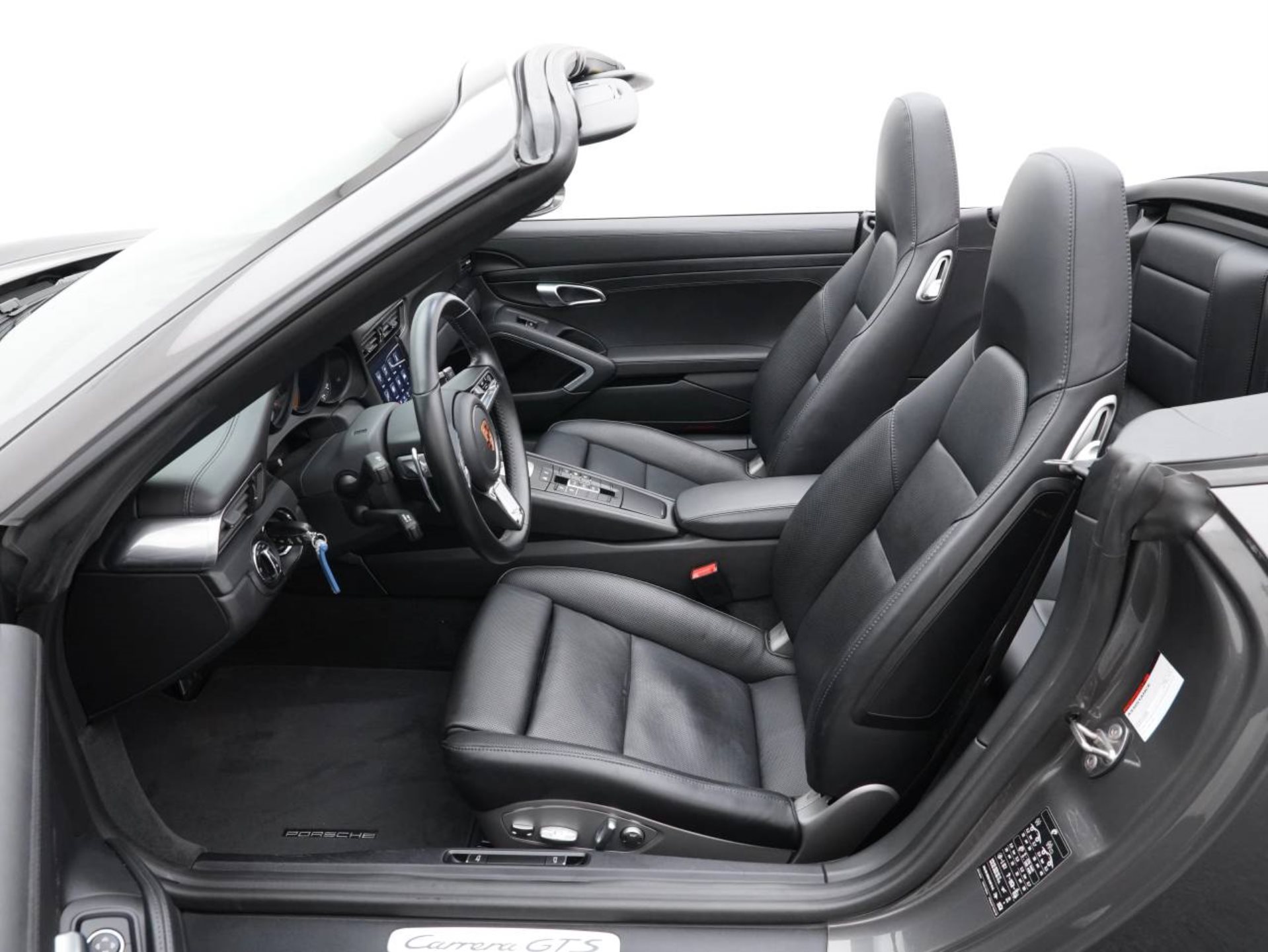 PORSCHE 911 Carrera GTS Cabriolet-image-4