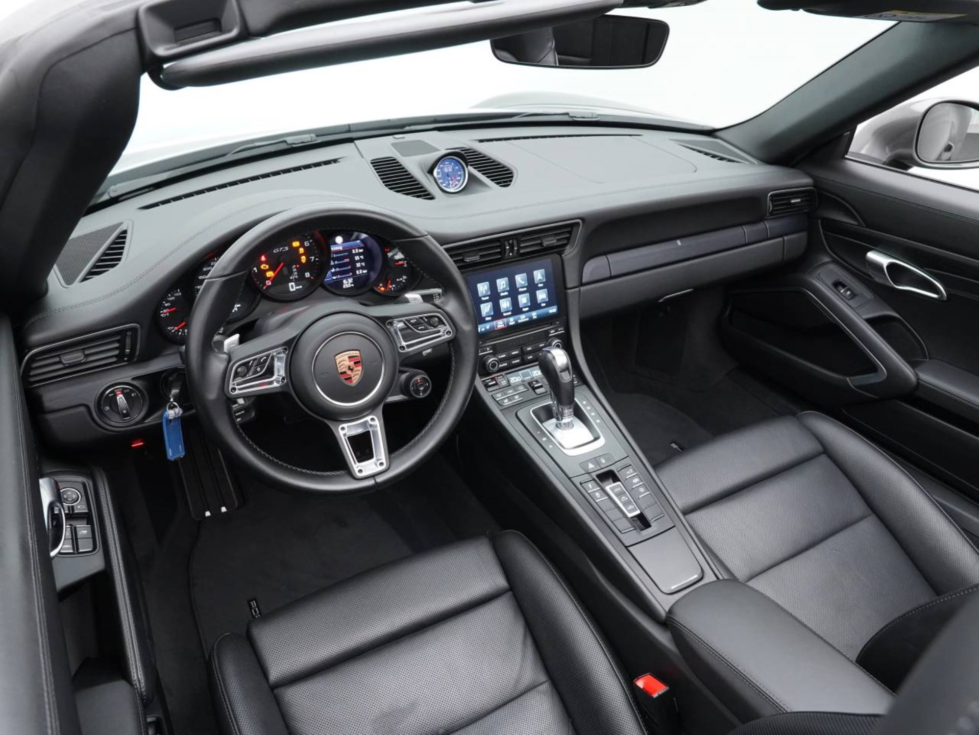 PORSCHE 911 Carrera GTS Cabriolet-image-14