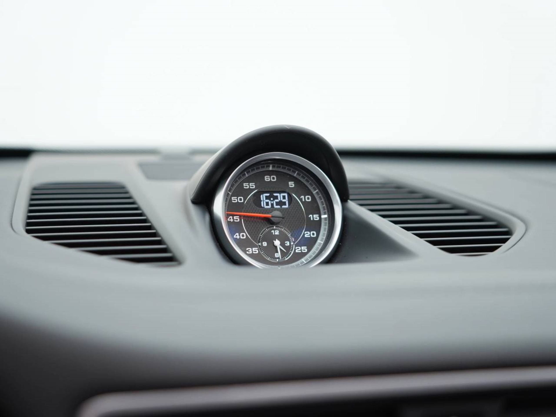 PORSCHE 911 Carrera GTS Cabriolet-image-31