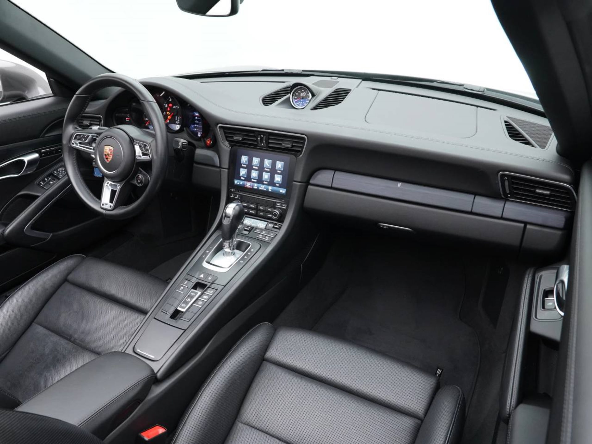 PORSCHE 911 Carrera GTS Cabriolet-image-24
