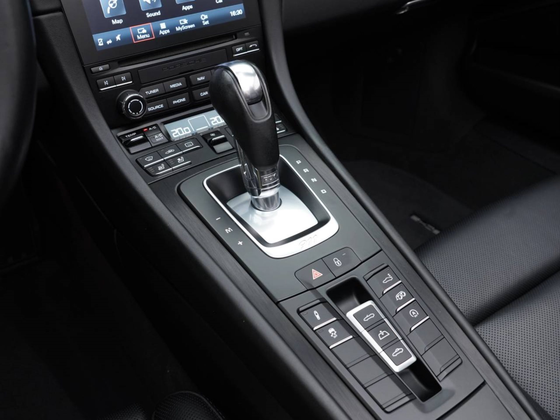 PORSCHE 911 Carrera GTS Cabriolet-image-18