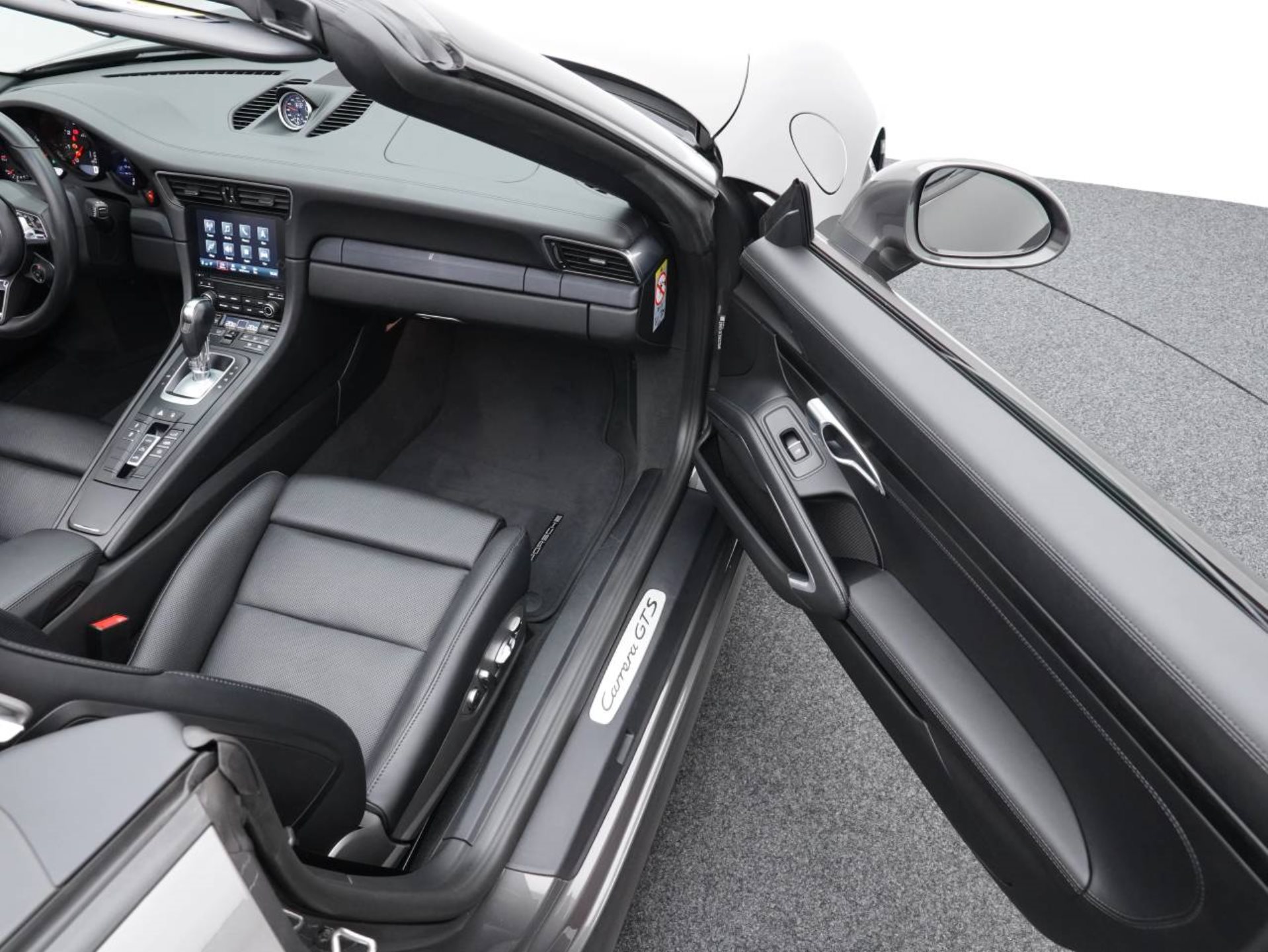 PORSCHE 911 Carrera GTS Cabriolet-image-23