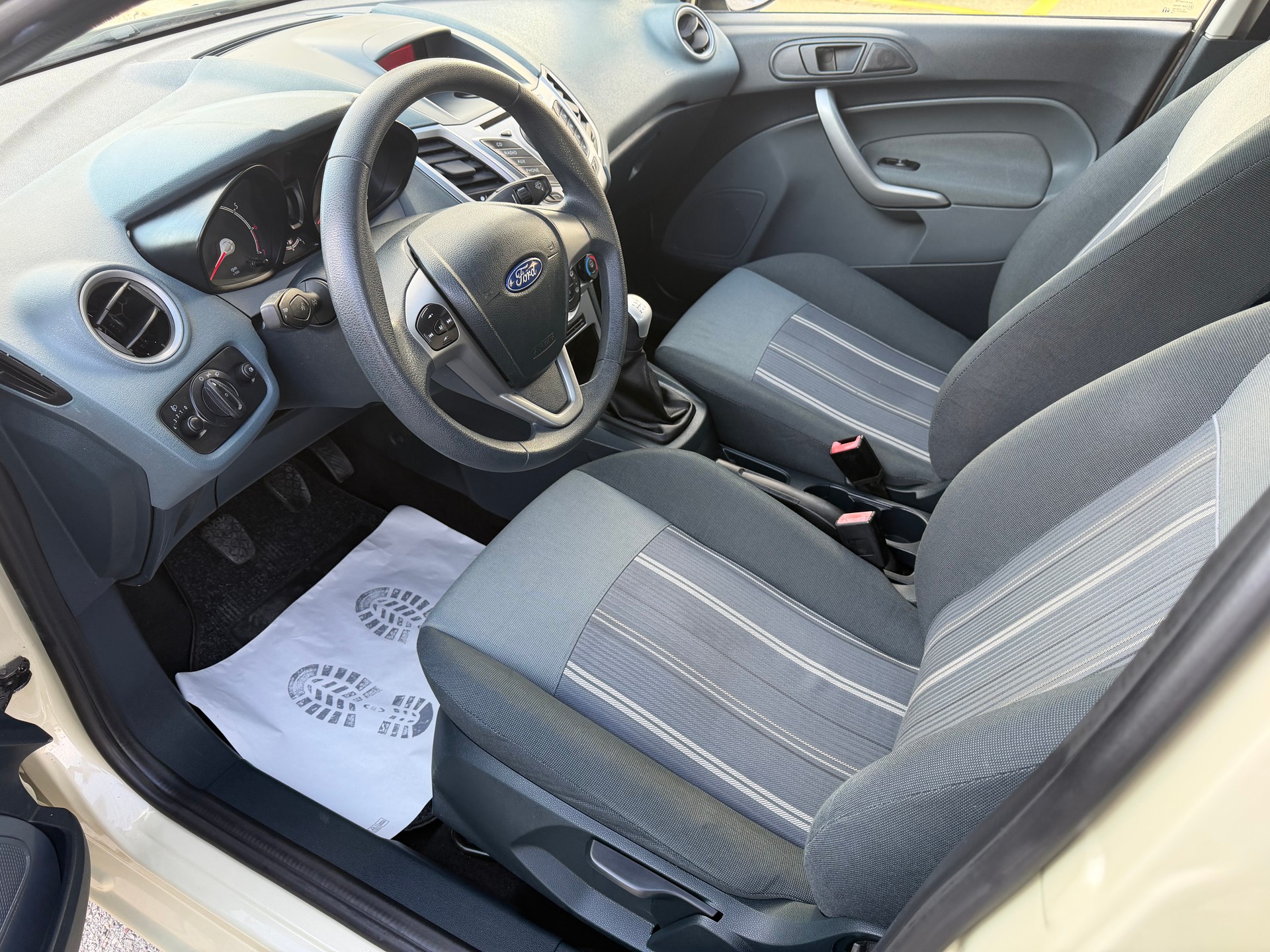 FORD Fiesta 1.25 16V Trend-image-7